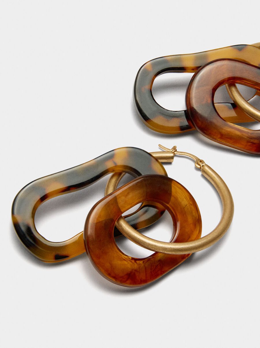 Hoop earrings with tortoiseshell effect