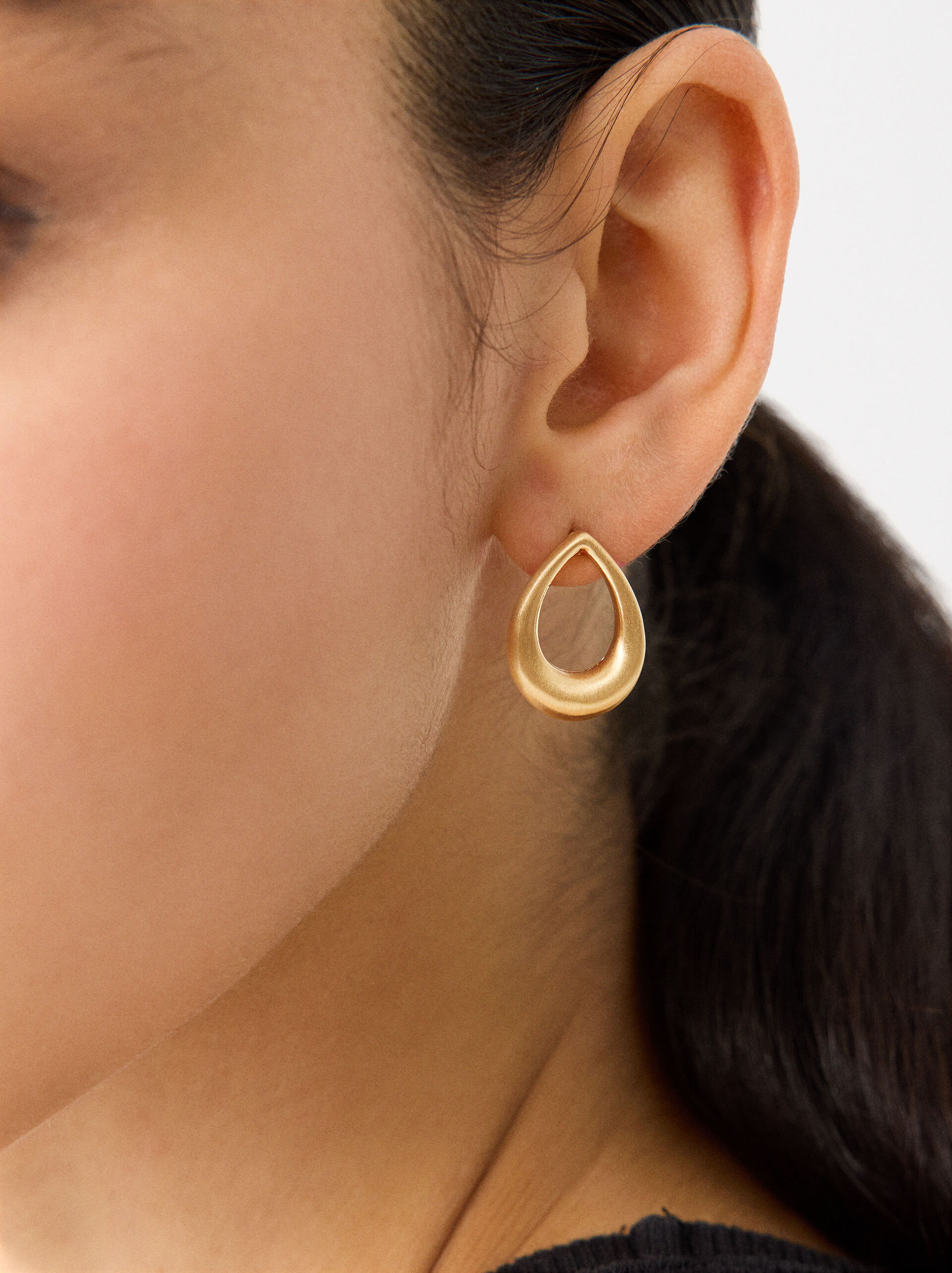 Gold Drop Earrings image number 1.0