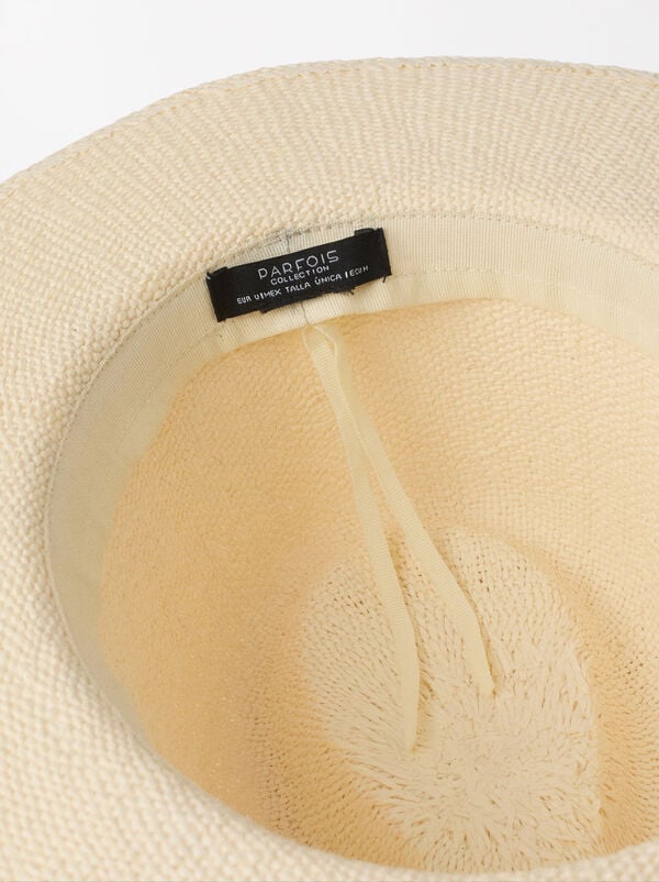 Straw-effect hat