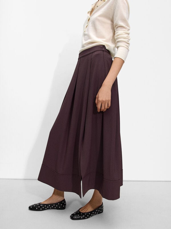 Long pleated skirt