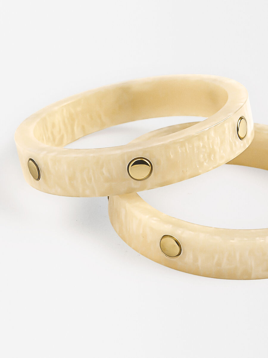 Set of resin bracelets