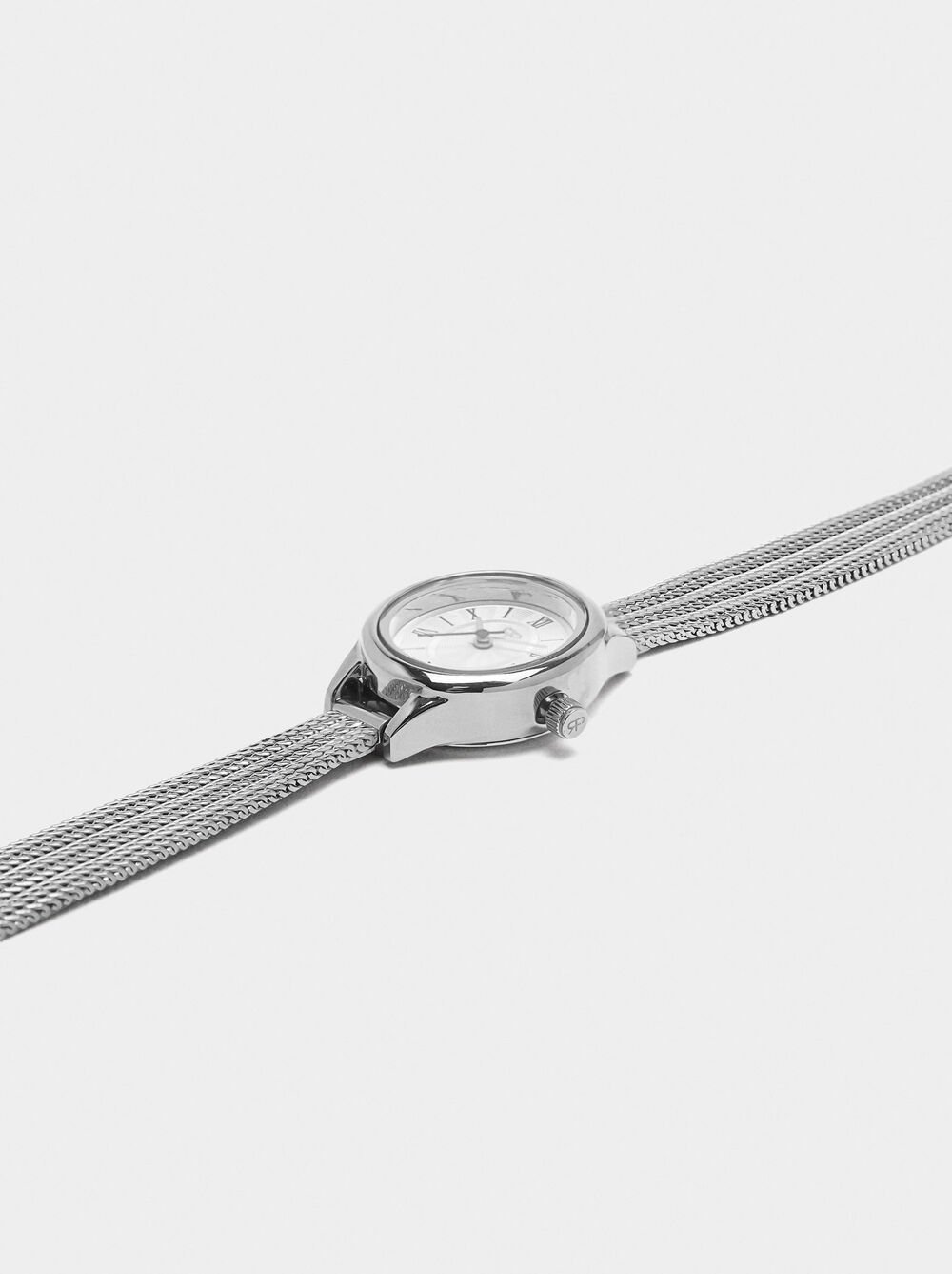 Oval watch with stainless steel mesh bracelet