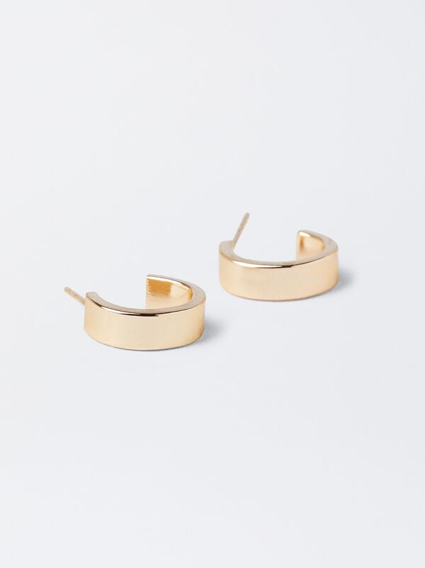 Basic small hoop earrings