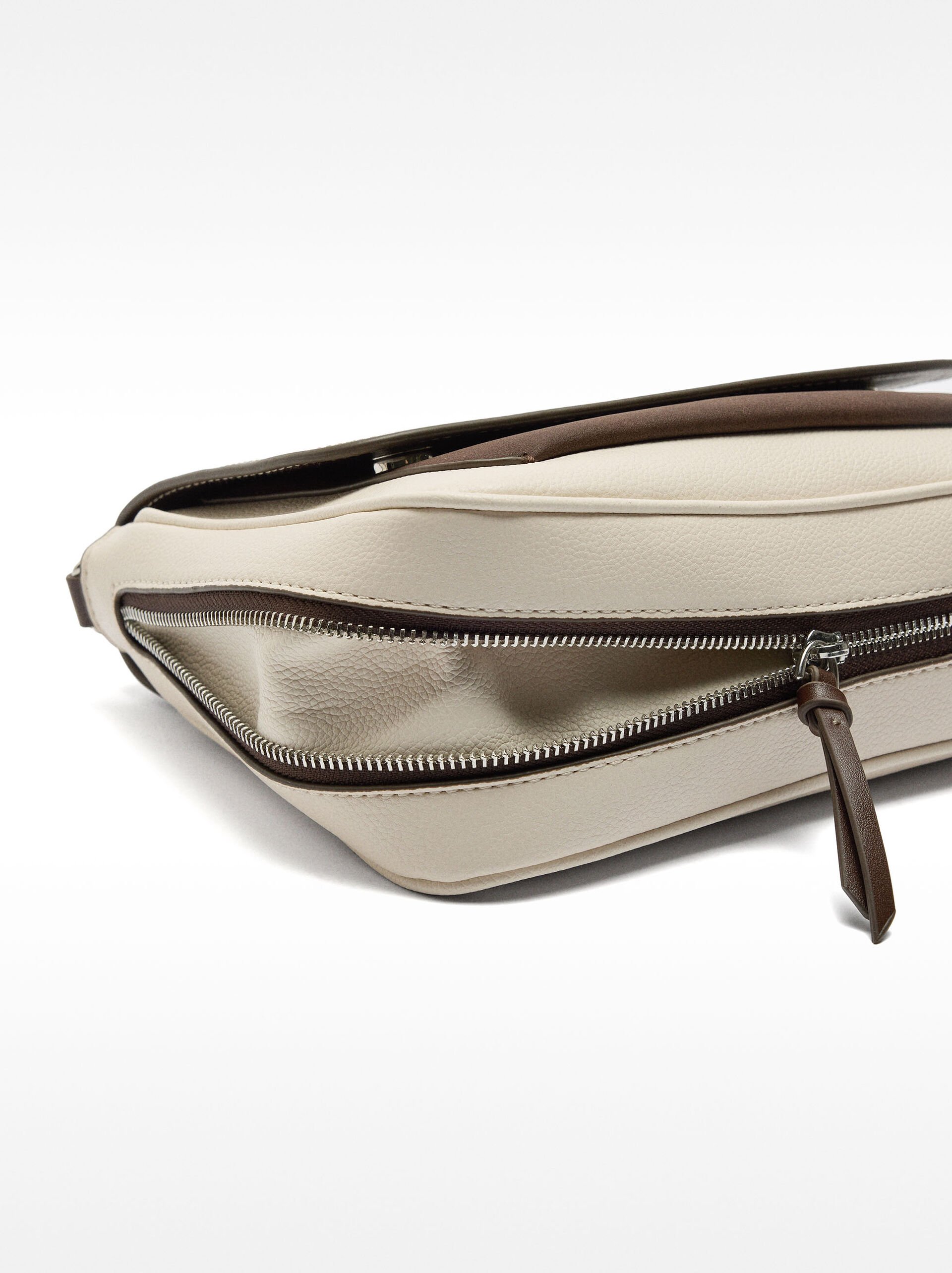 Extendable crossbody bag with flap image number 4.0