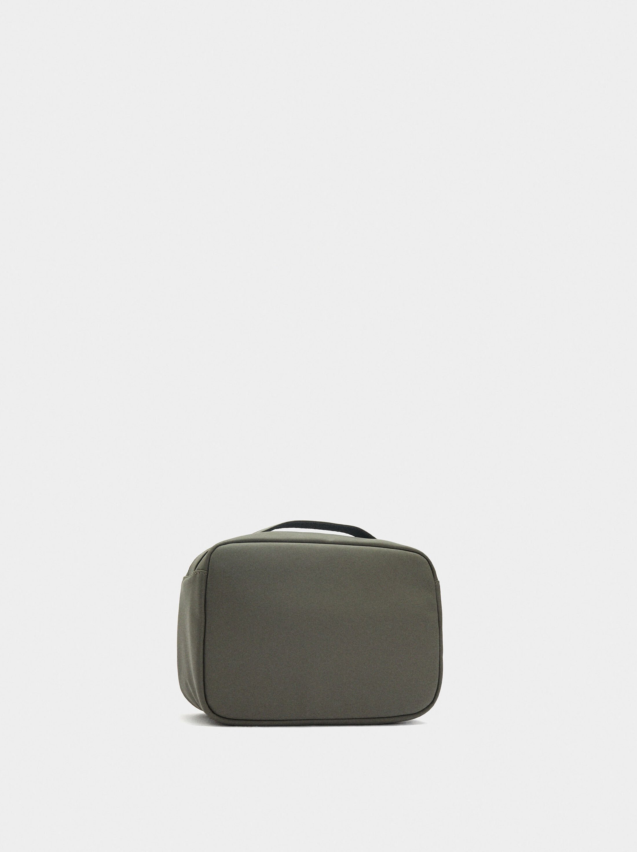 Plain necessaire with contrast image number 2.0