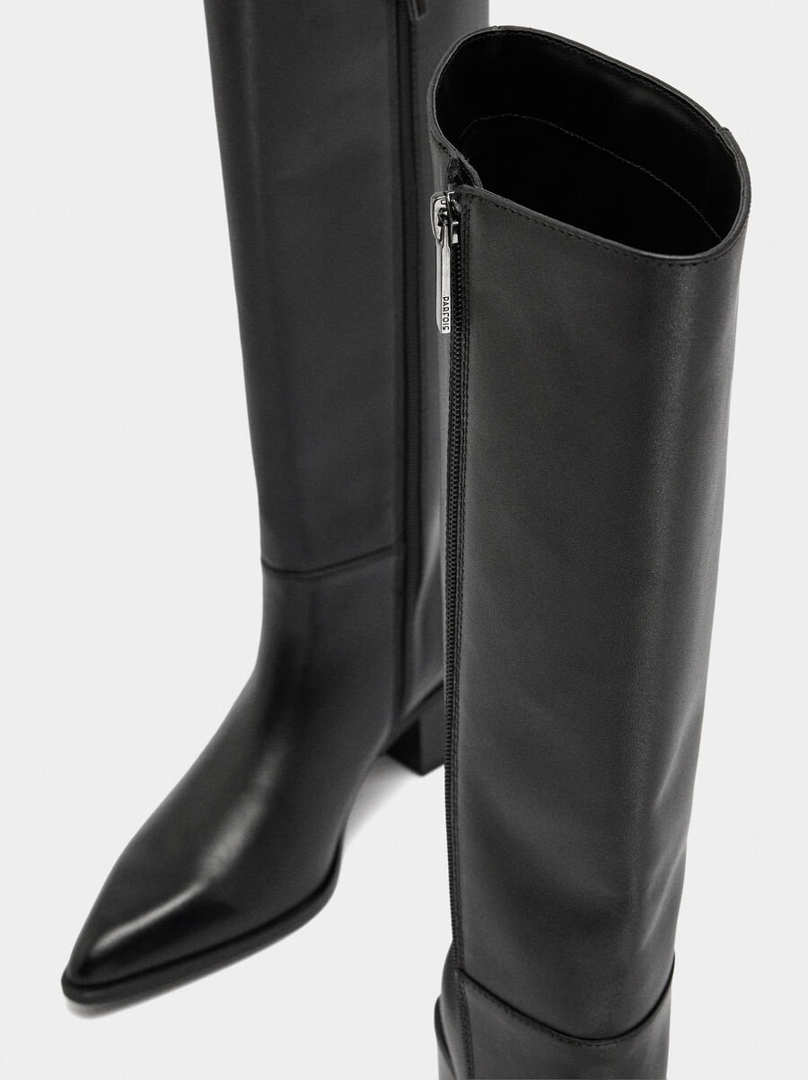Leather boots with wide heel