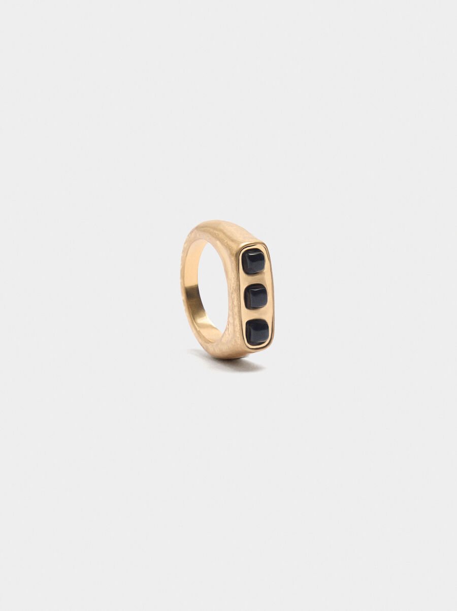 Ring with stones