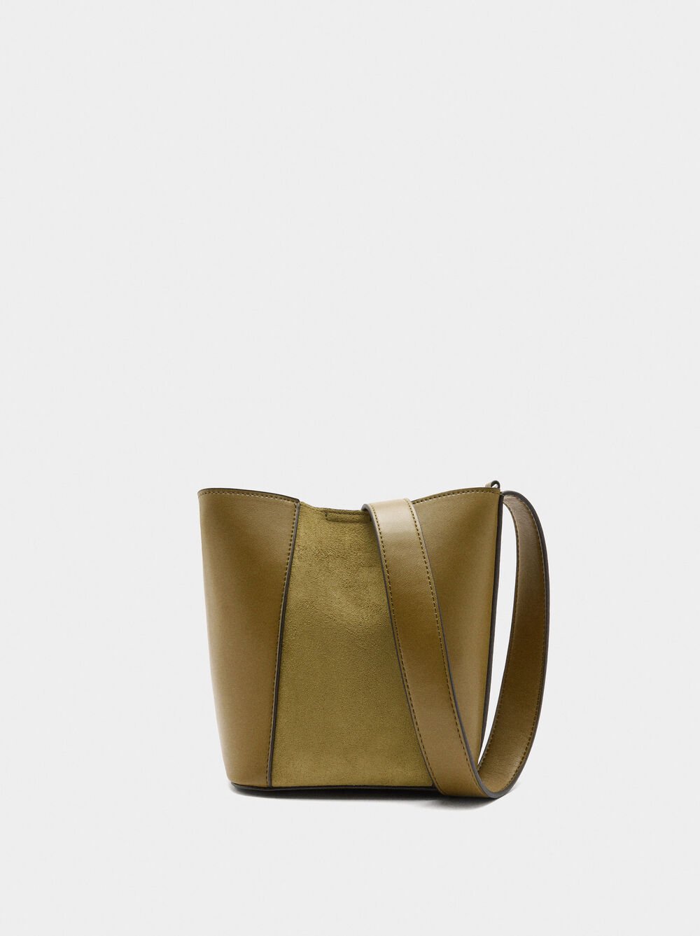 Borsa secchiello con contrasto di texture