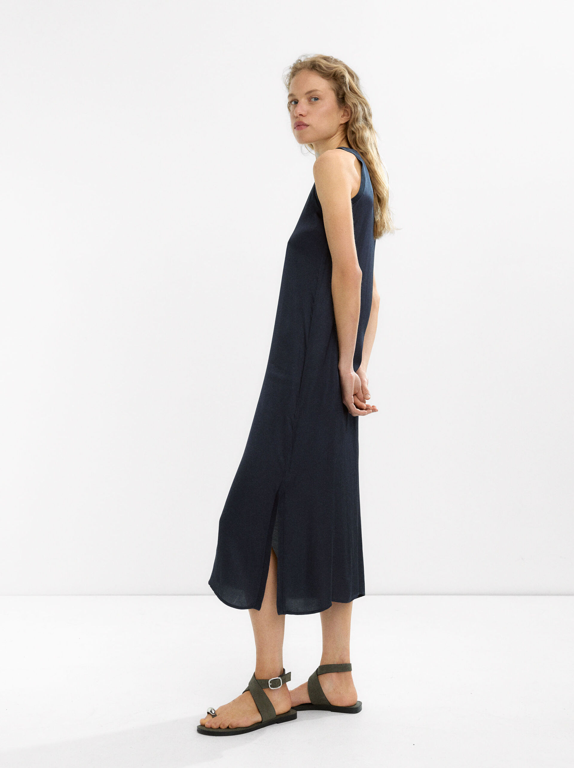 Plain flowy dress image number 0.0