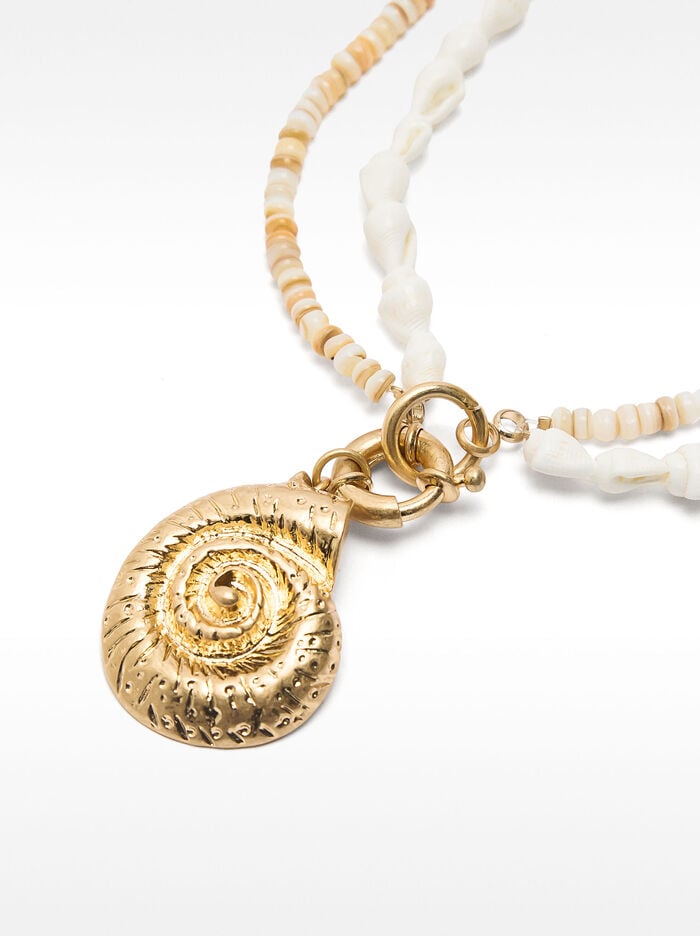 Double necklace with shells and pendant