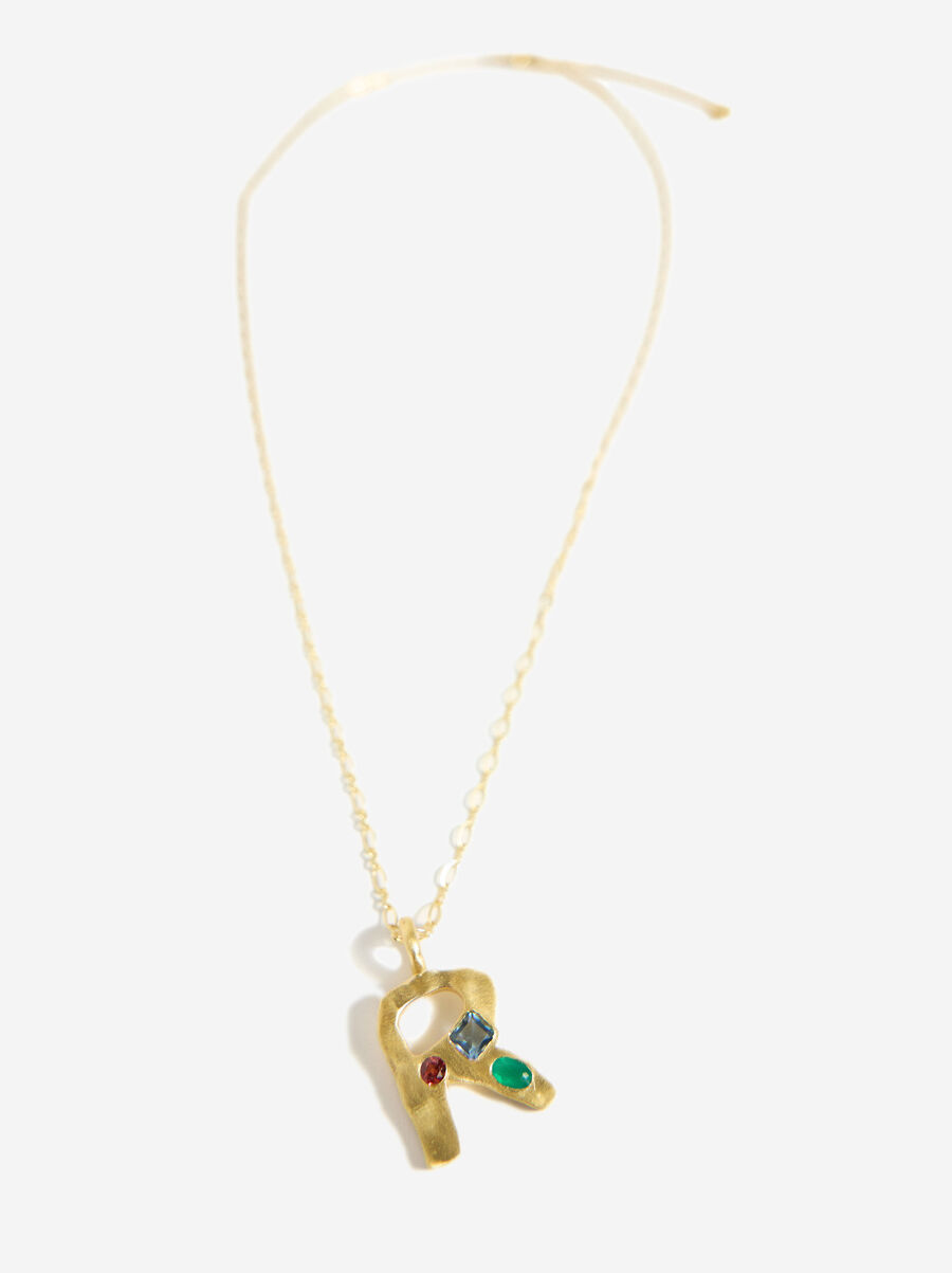 Colar letra banho de ouro 18k