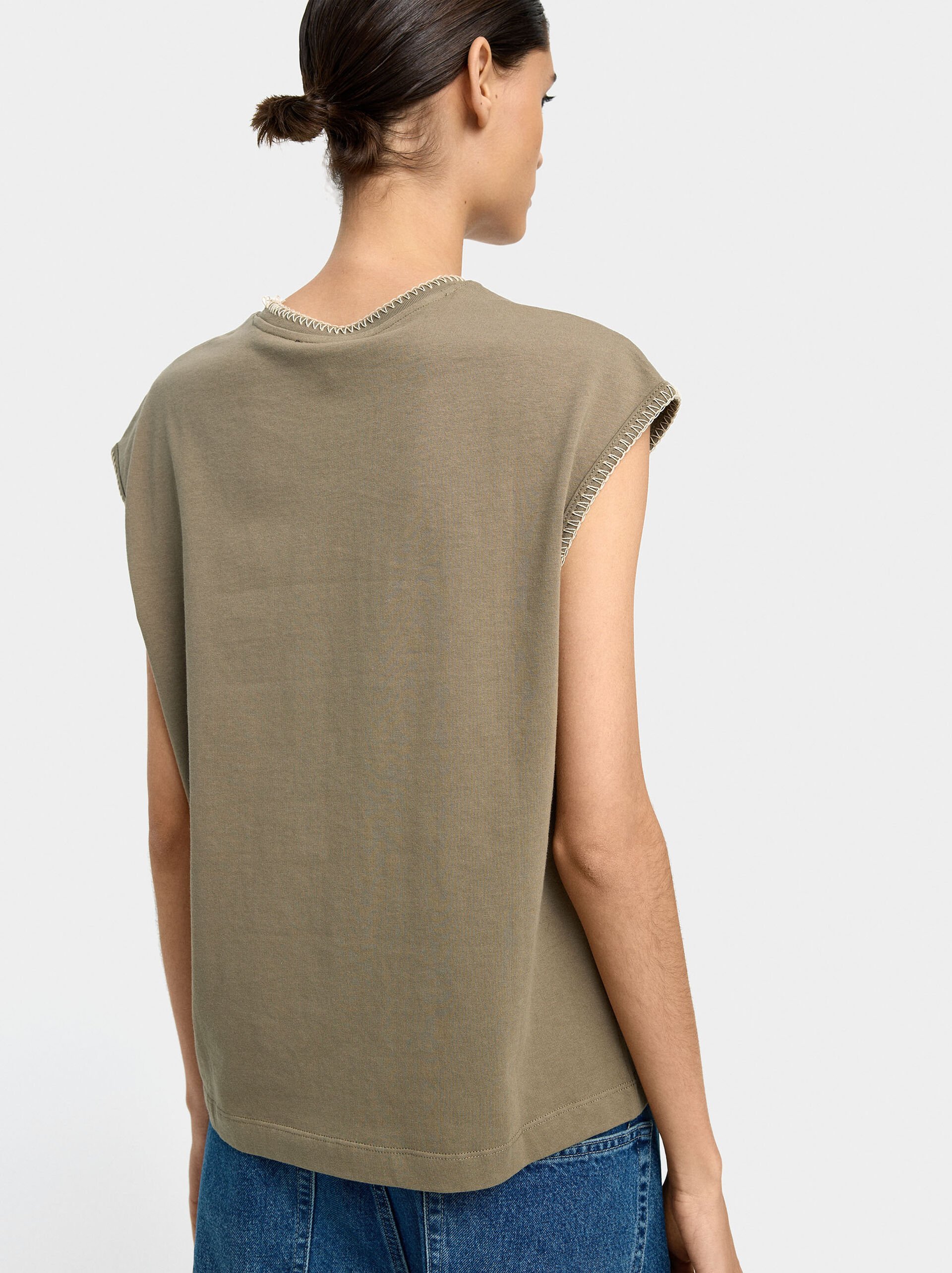 100% Cotton t-shirt with marked edges image number 3.0