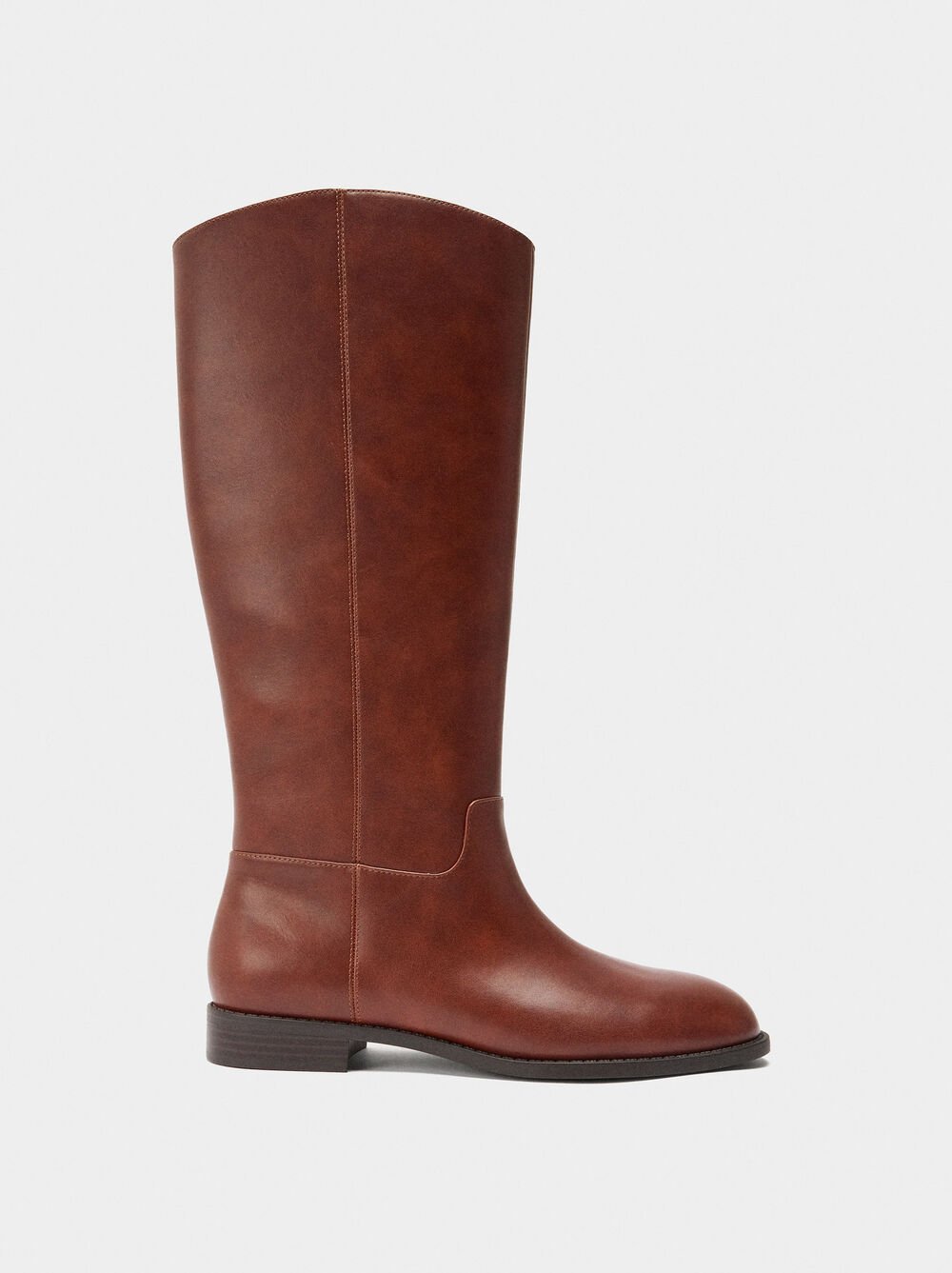 Stiefel mit hohem Schaft und niedrigem Absatz