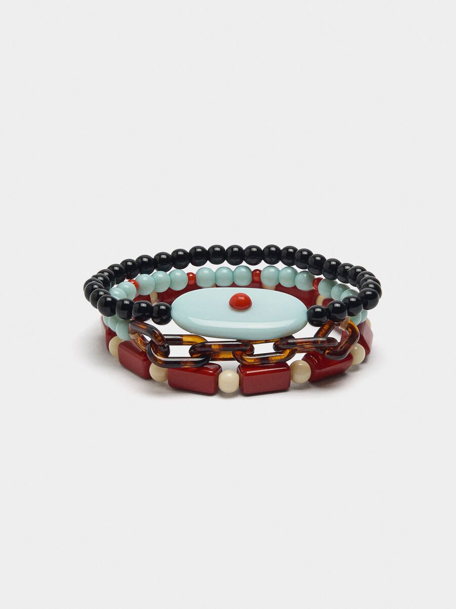 Set of elastic bracelets with stones