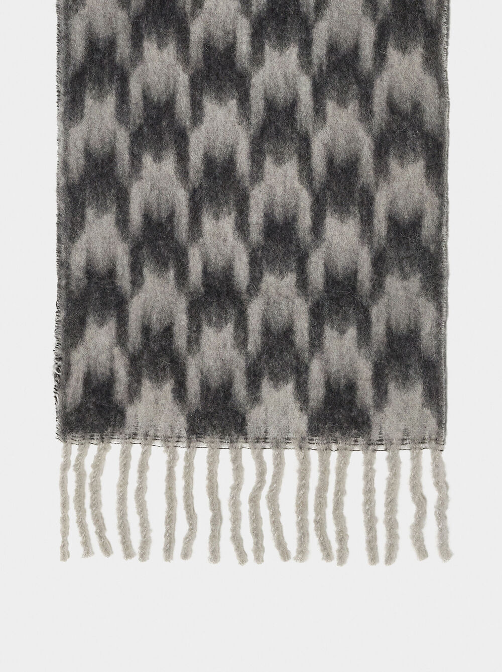 Printed scarf with fringing