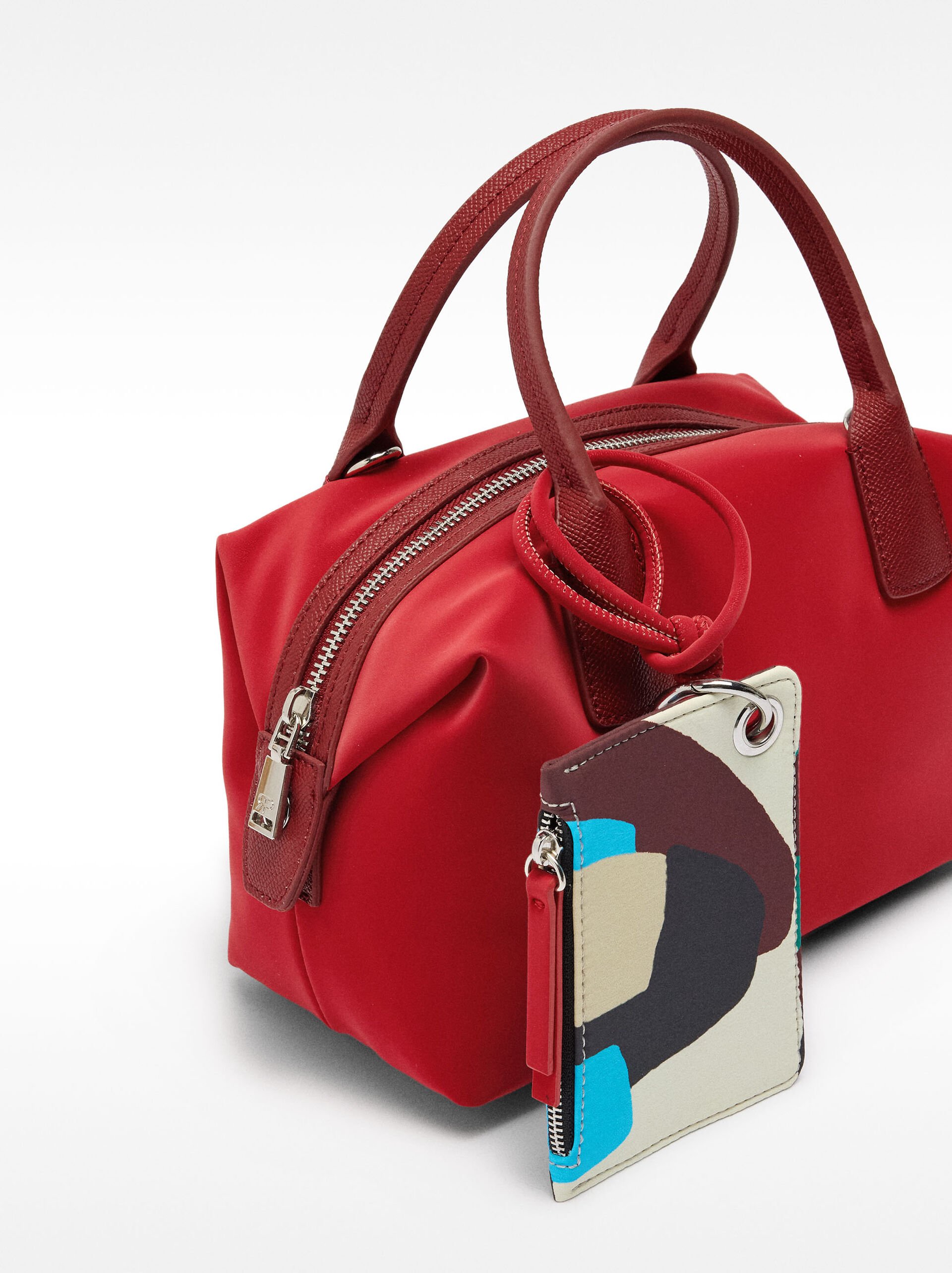 Totebag mit Samtstruktur und Anhänger image number 3.0
