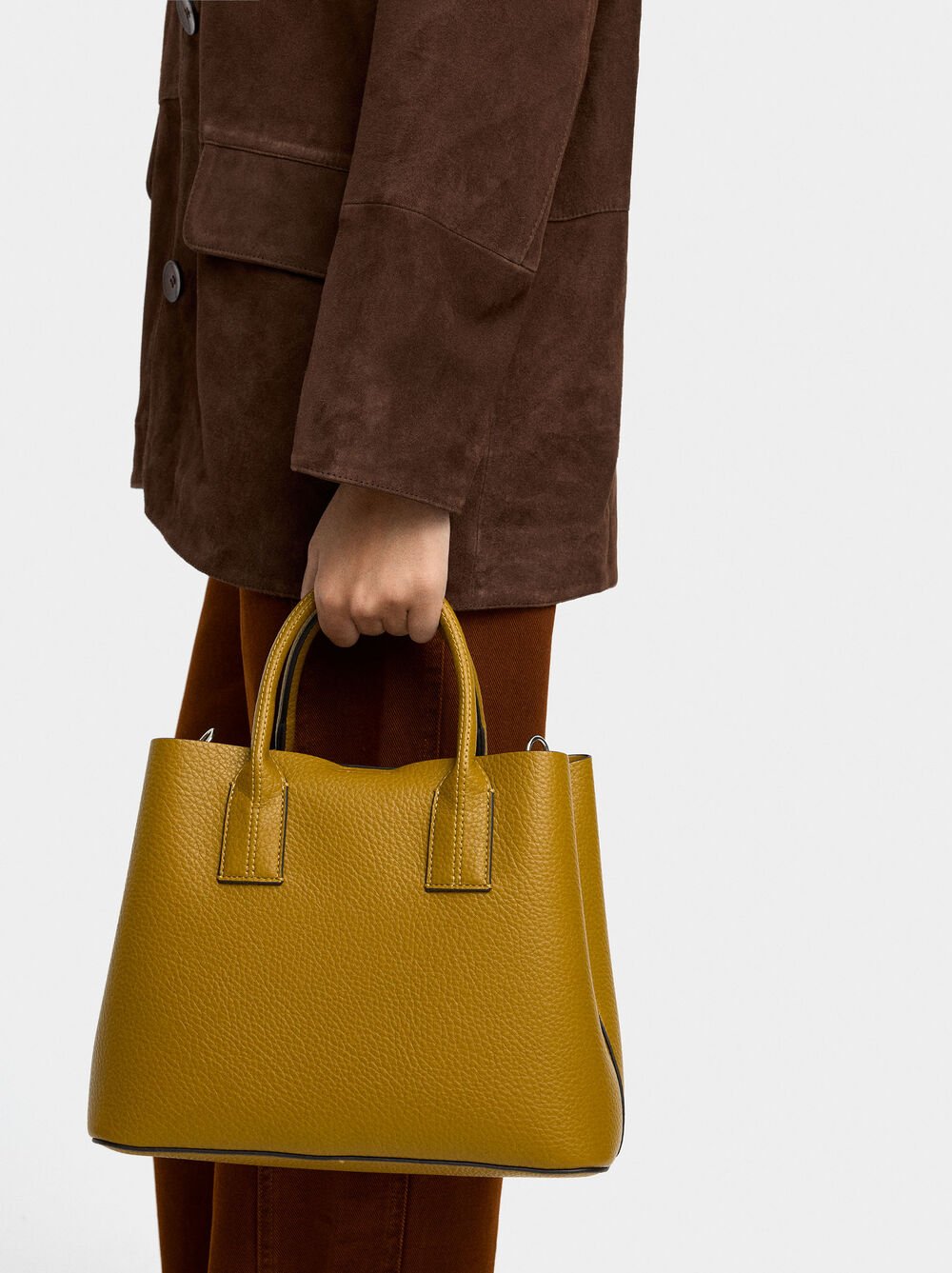 Tote bag with texture