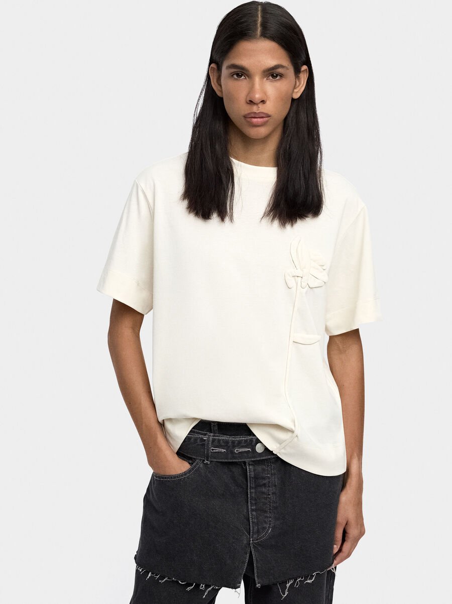 Camiseta de algodón con flor