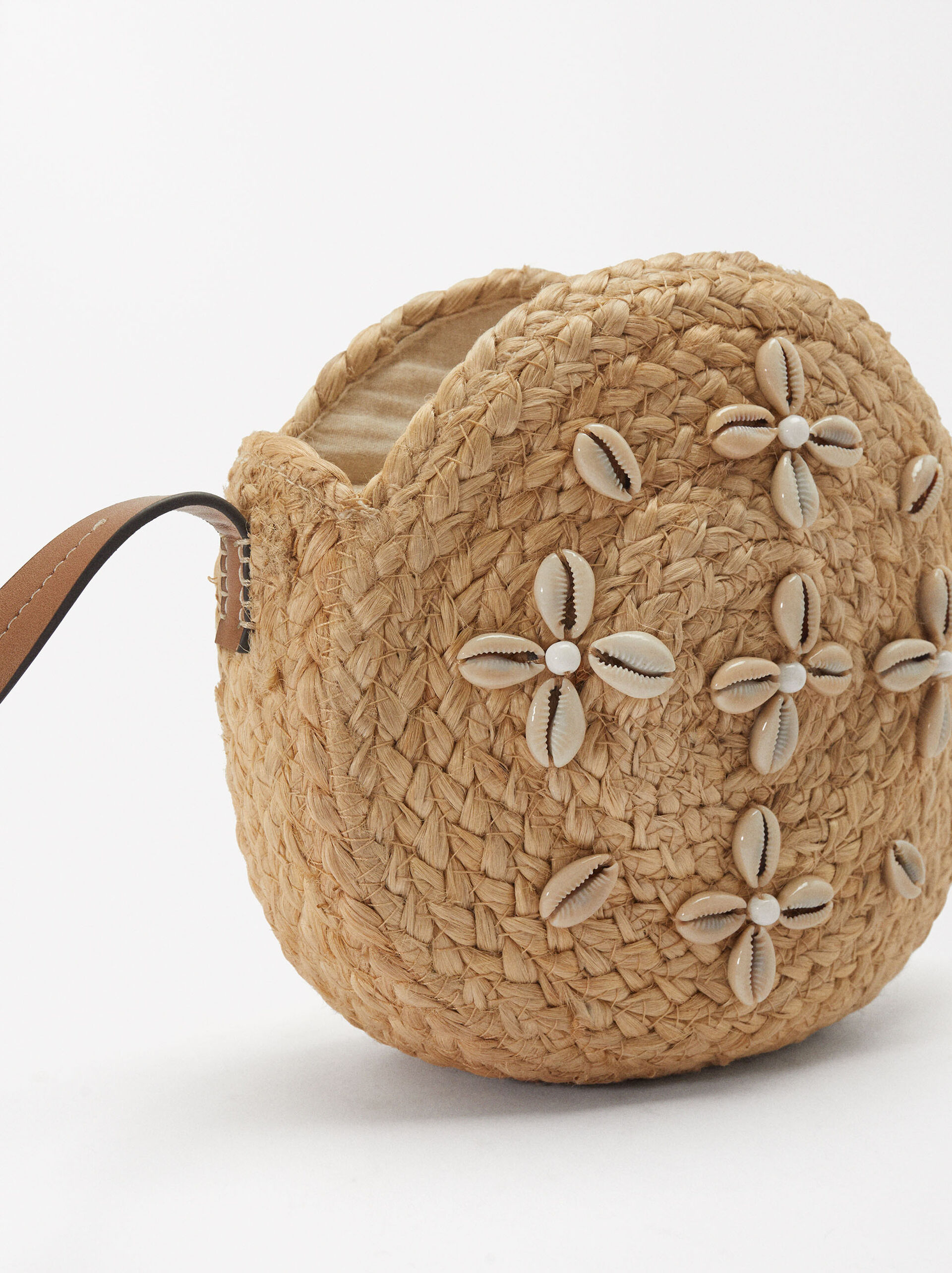 Straw-Effect Crossbody Bag With Shell image number 2.0