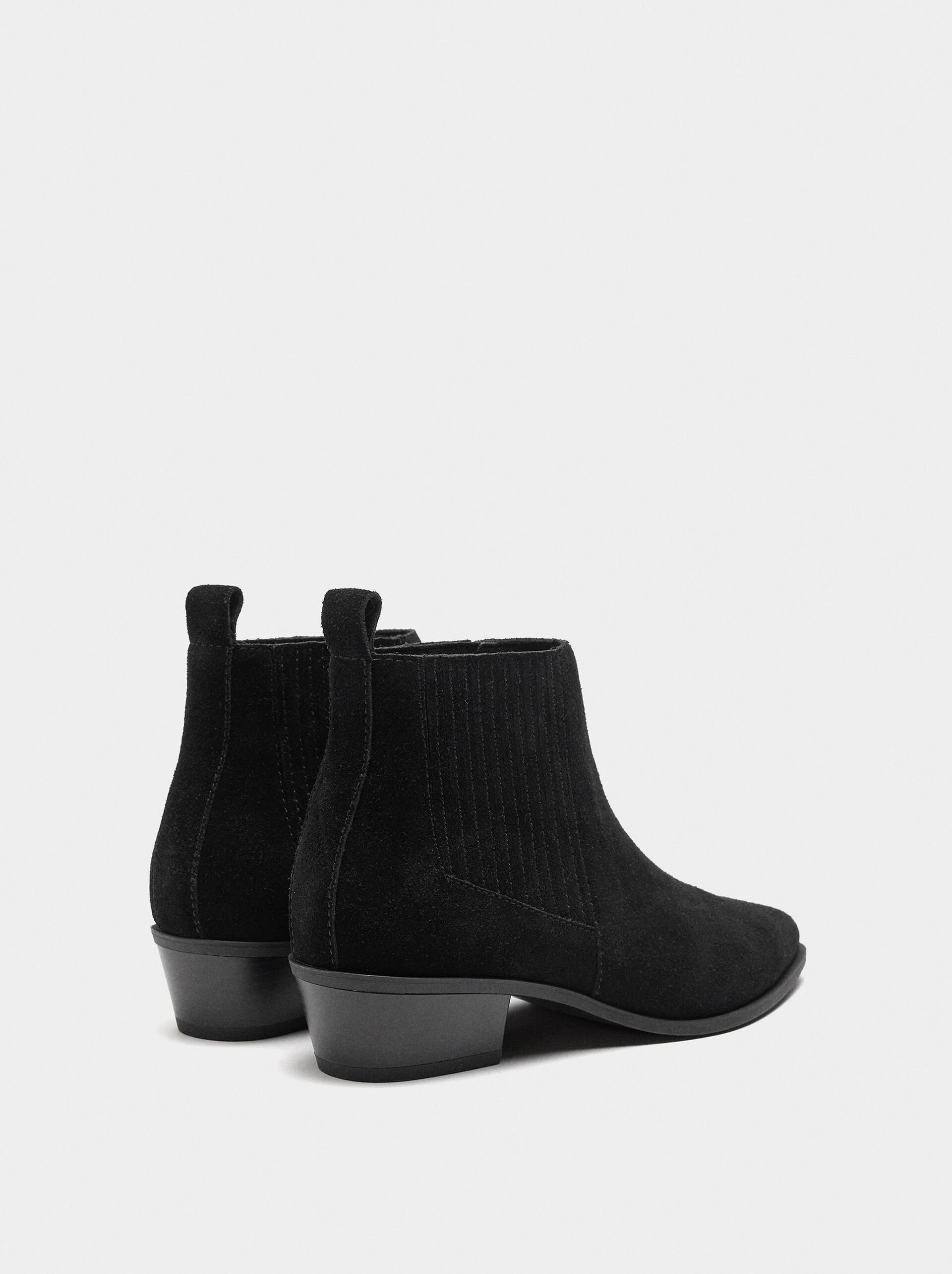 Leather ankle boots with heels image number 4.0