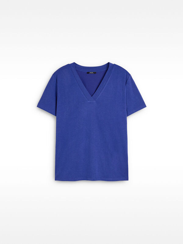 V-neck basic T-shirt