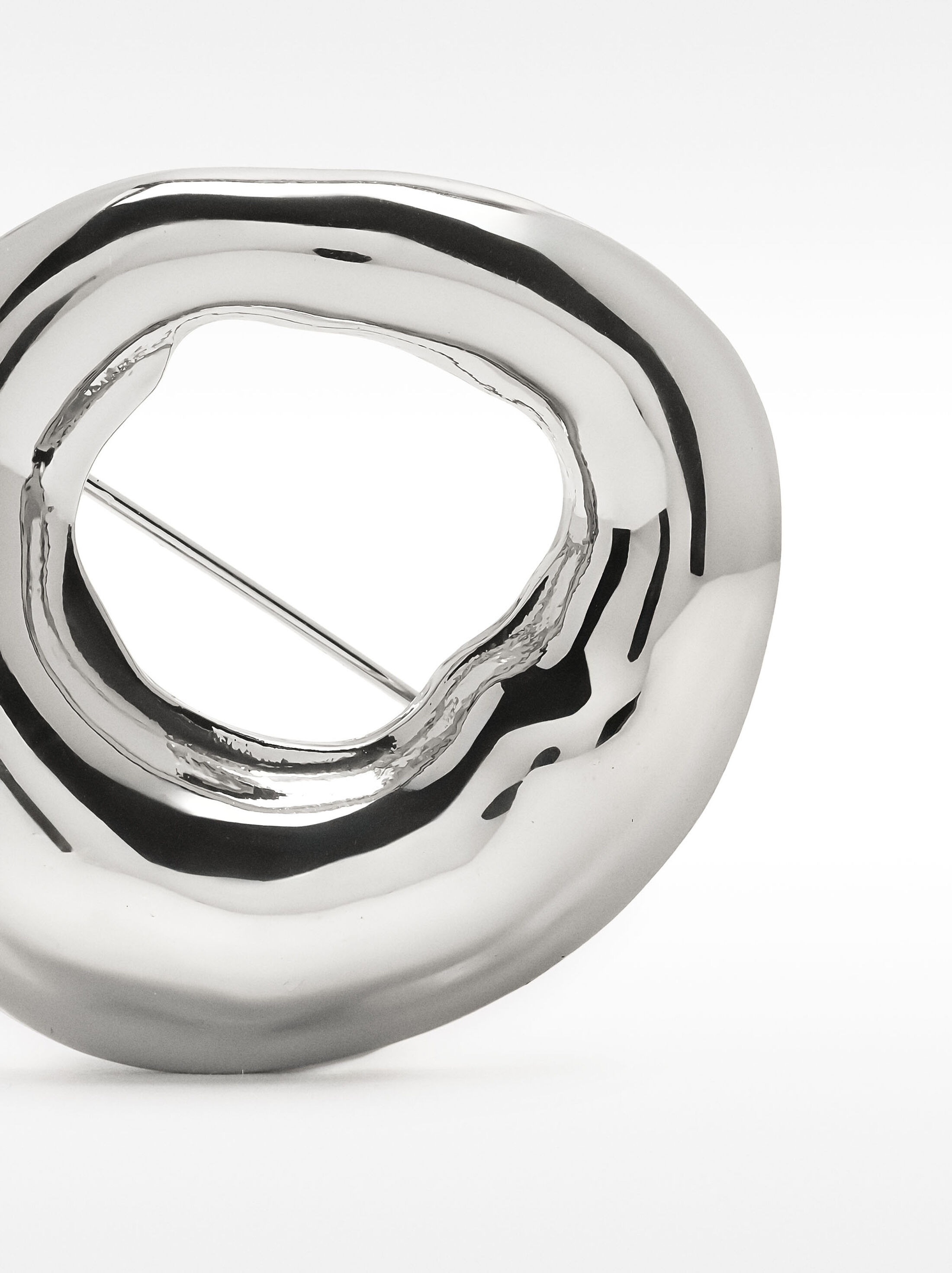 Ring brooch image number 1.0