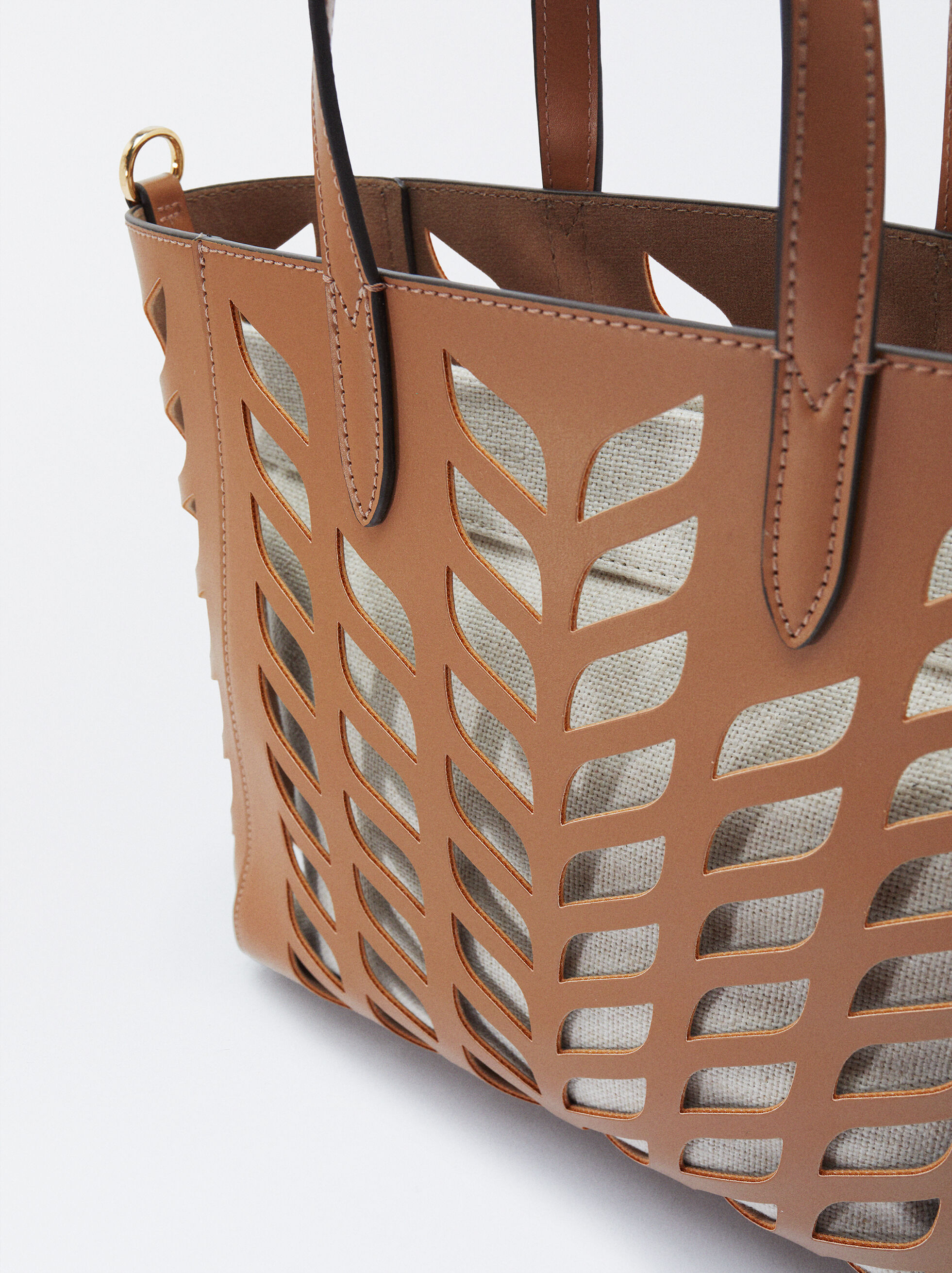 Perforated purse 2025