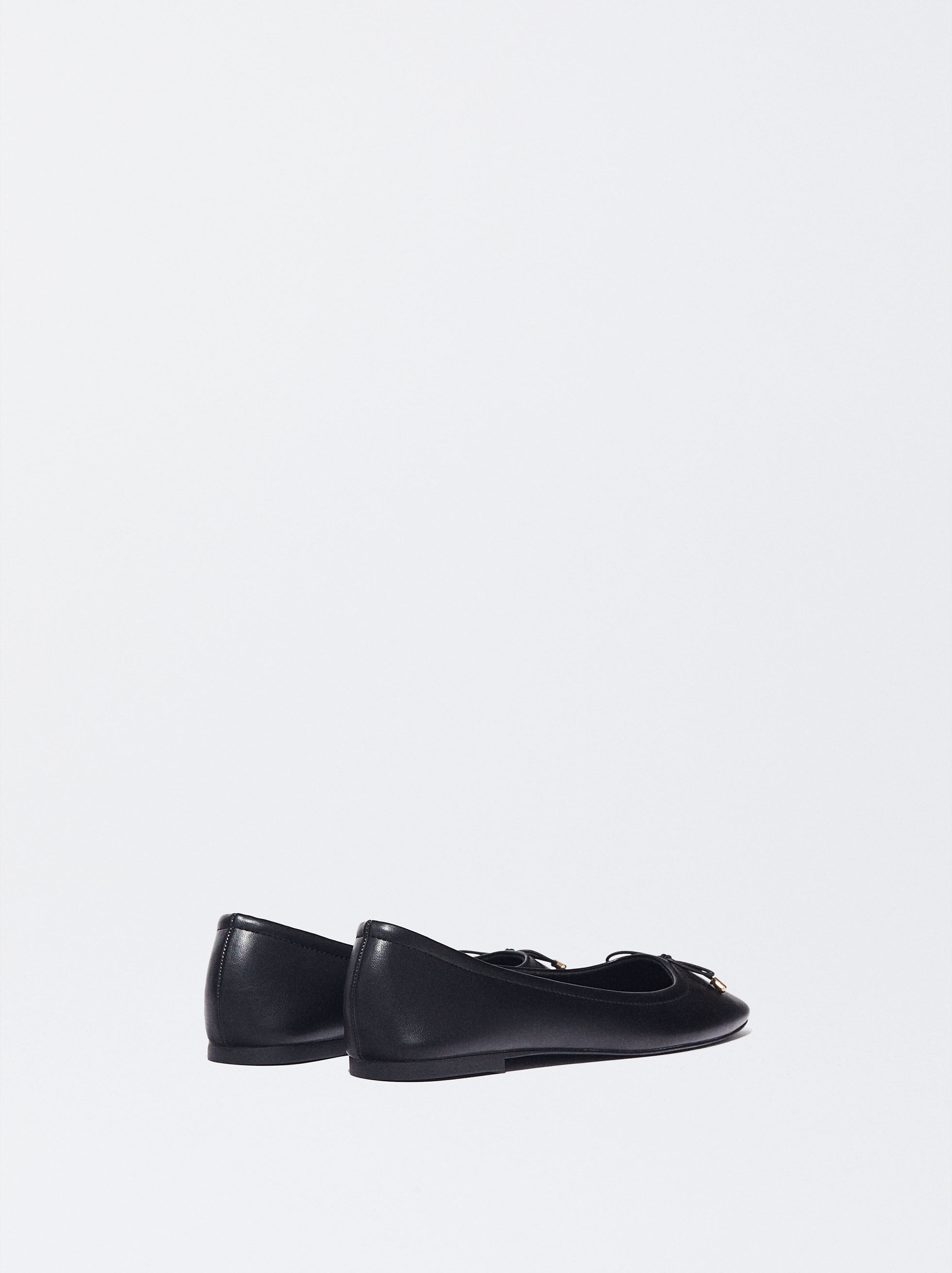 Ballerine Con Punta E Fiocco Nero Parfois