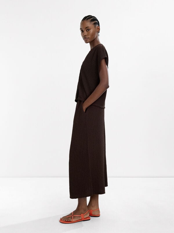 Long skirt with texture
