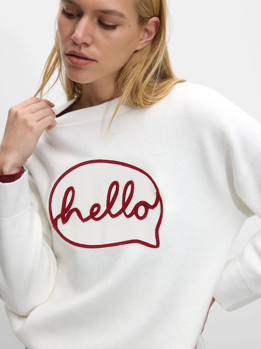 Strickpullover mit Stickerei