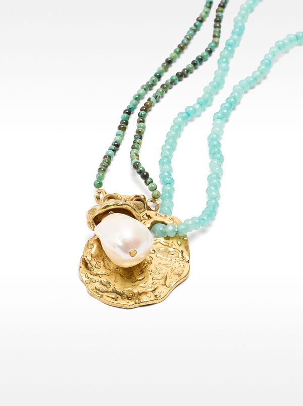 Set of stone necklaces with pearl