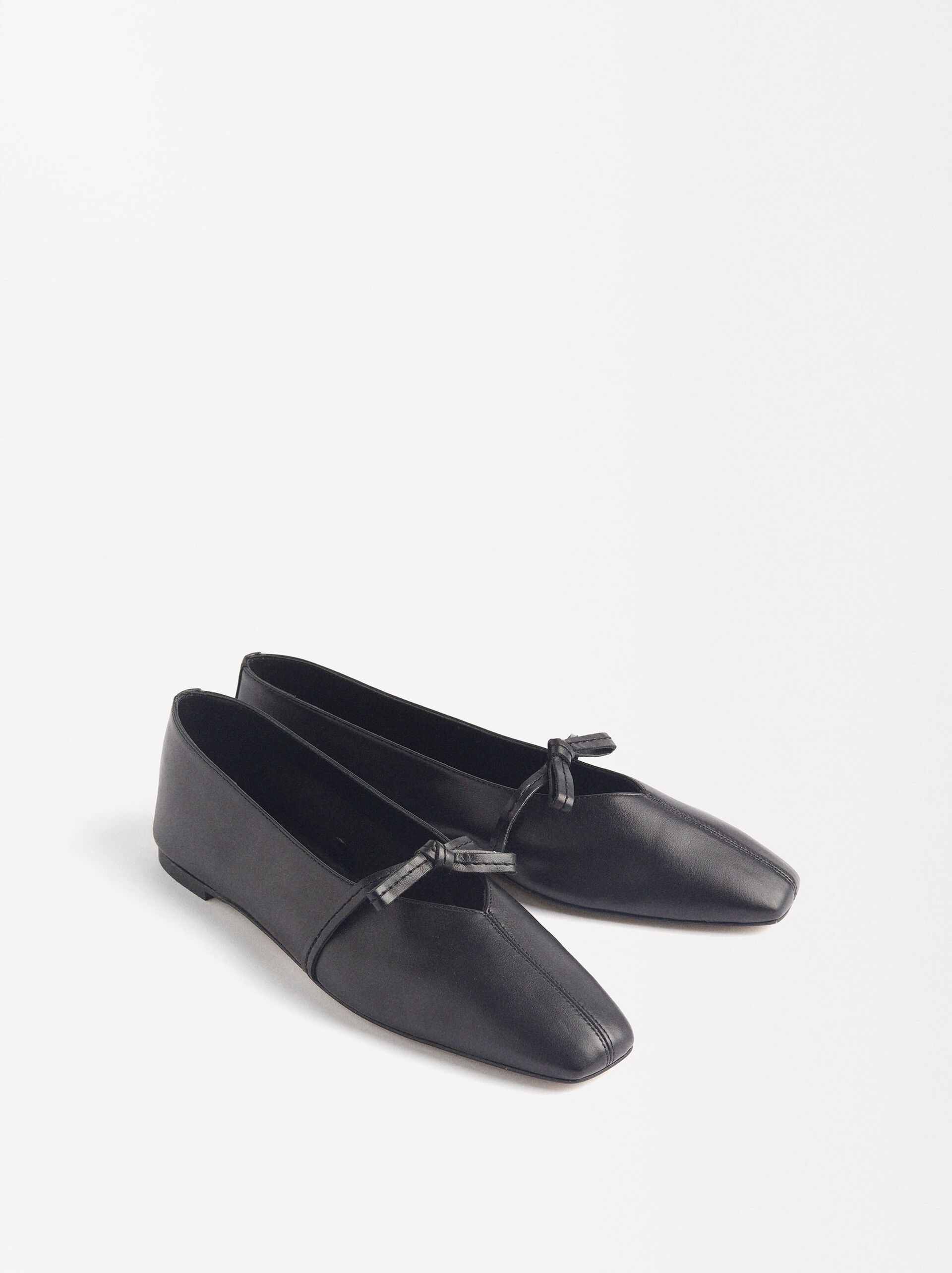 Leather ballet flats with bow image number 4.0