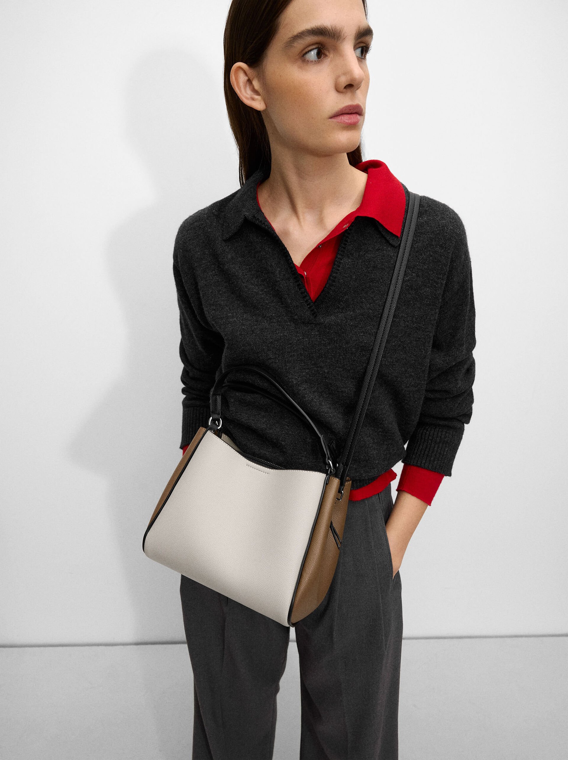 Tote bag with shoulder strap image number 1.0