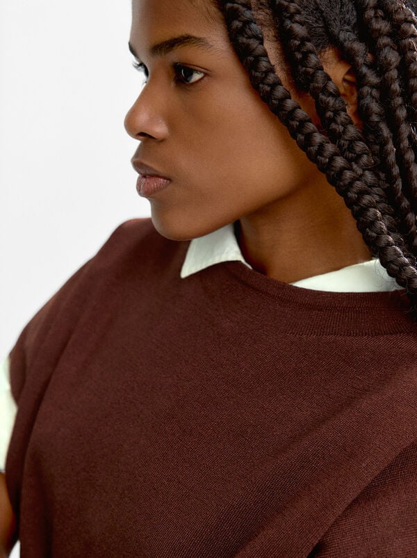 Short-sleeve sweater