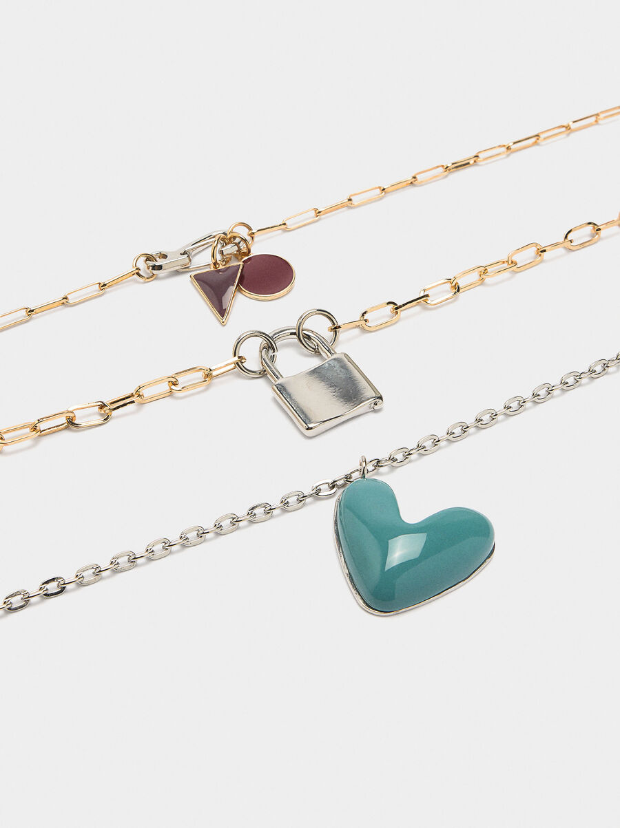 Set of necklaces with heart links