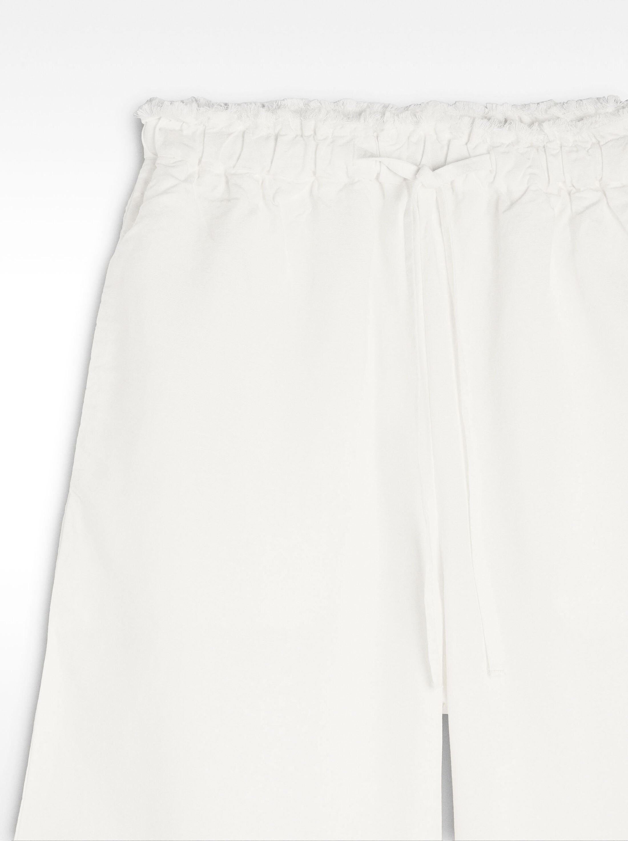 Trousers in a linen and lyocell blend image number 6.0