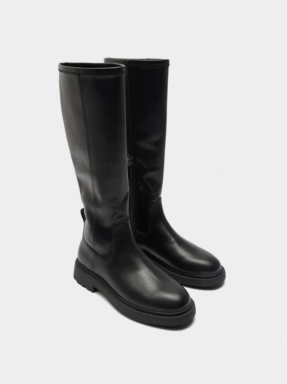 High boots with low heel