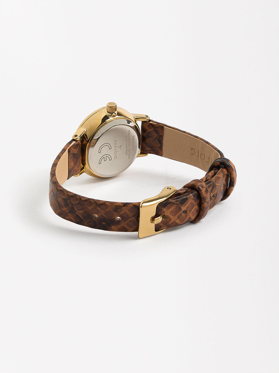 Textured bracelet watch
