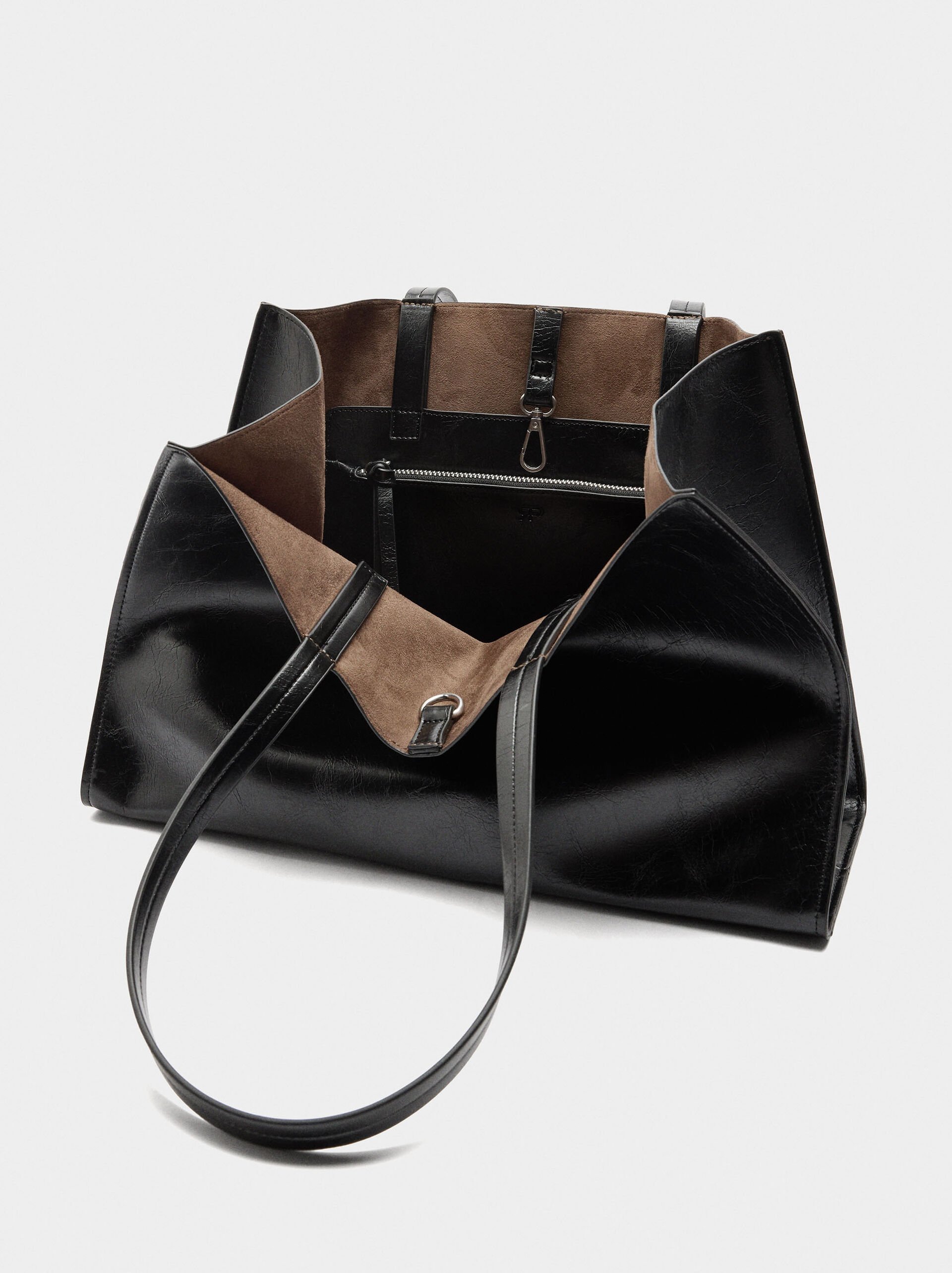 Shopper bag with pendant image number 3.0