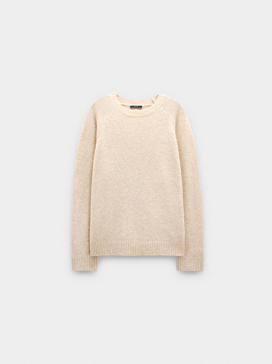 Knit sweater with wool