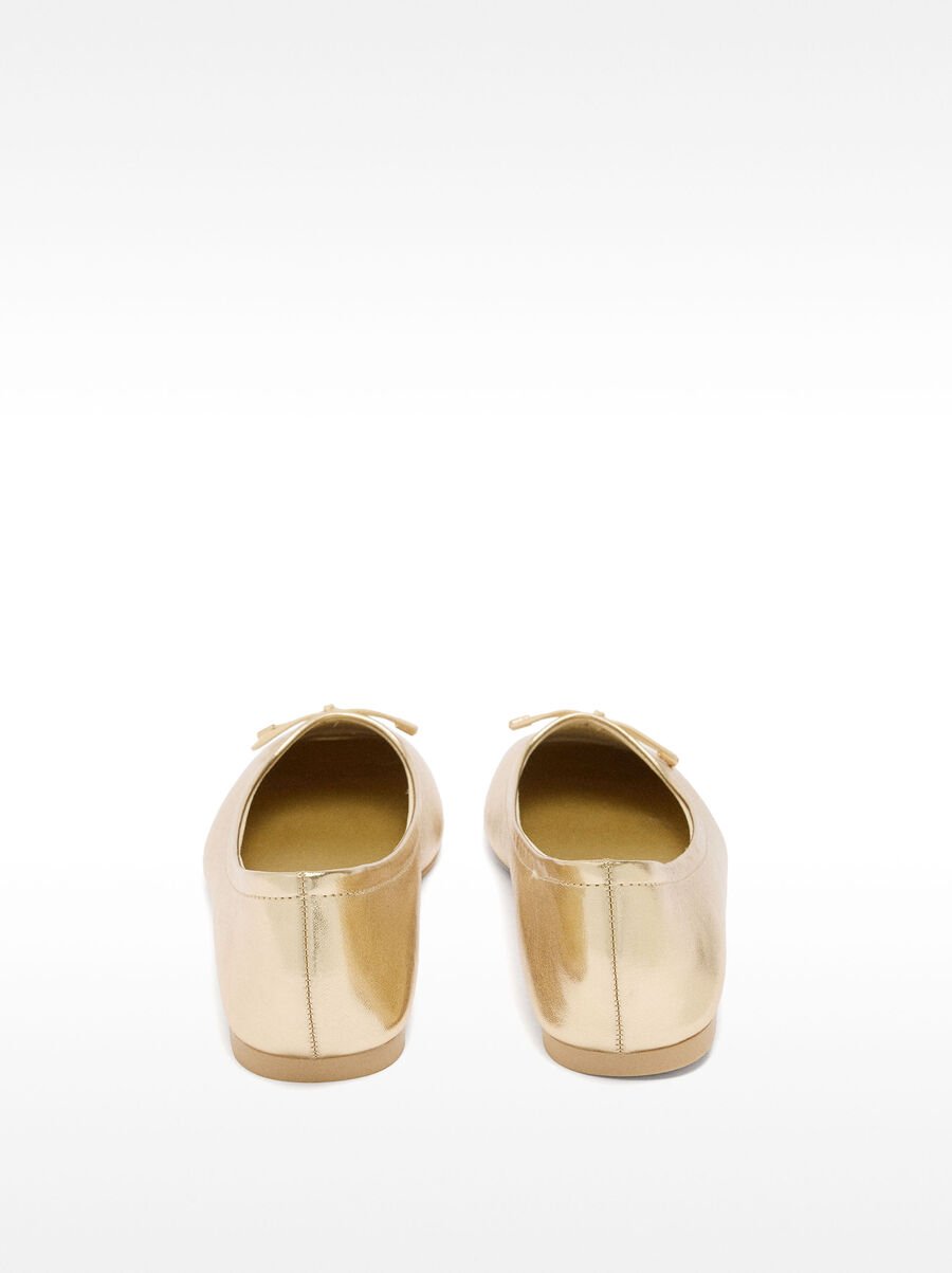Ballet flats with bow
