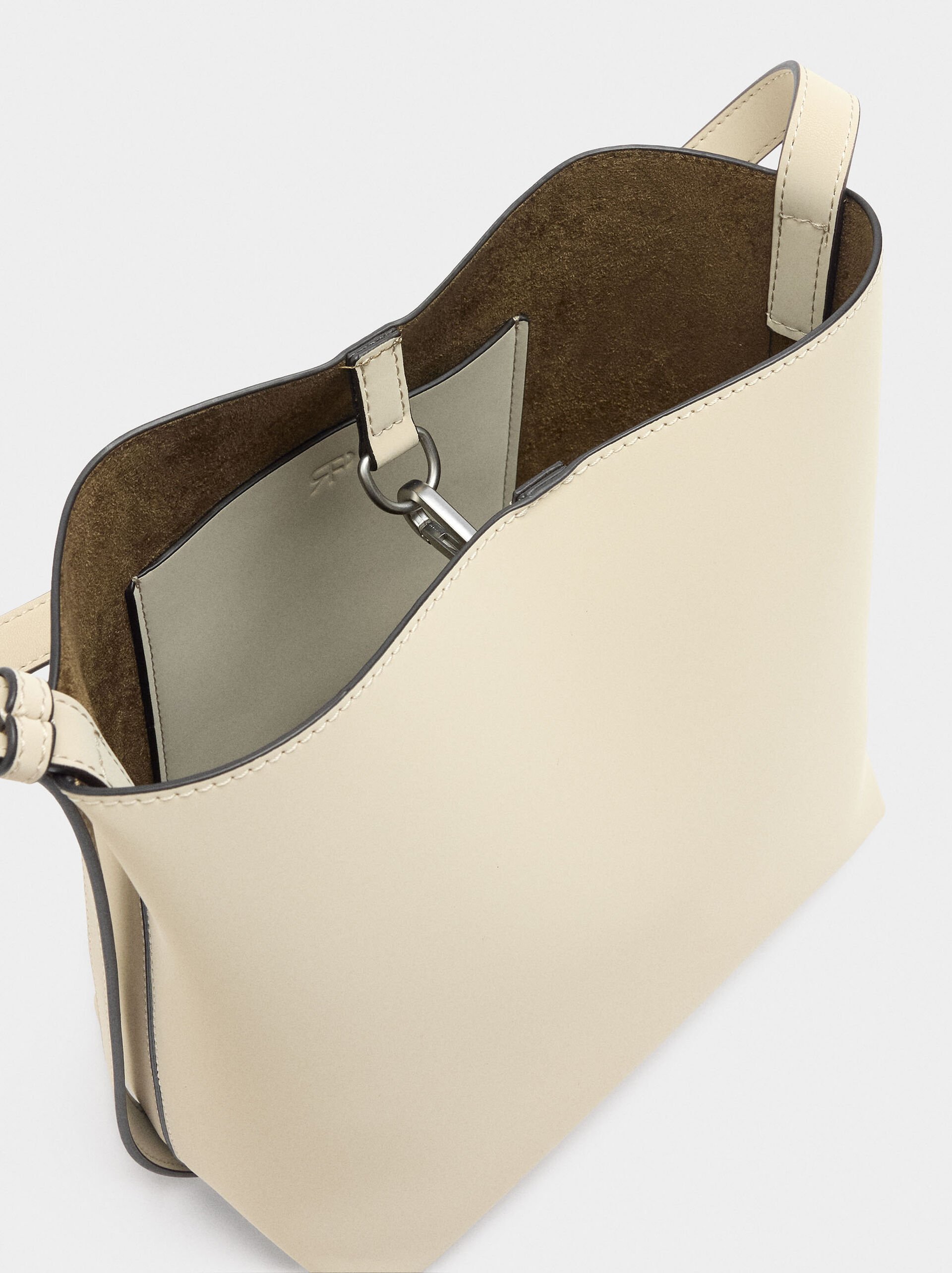 Shoulder bag with soft texture image number 4.0