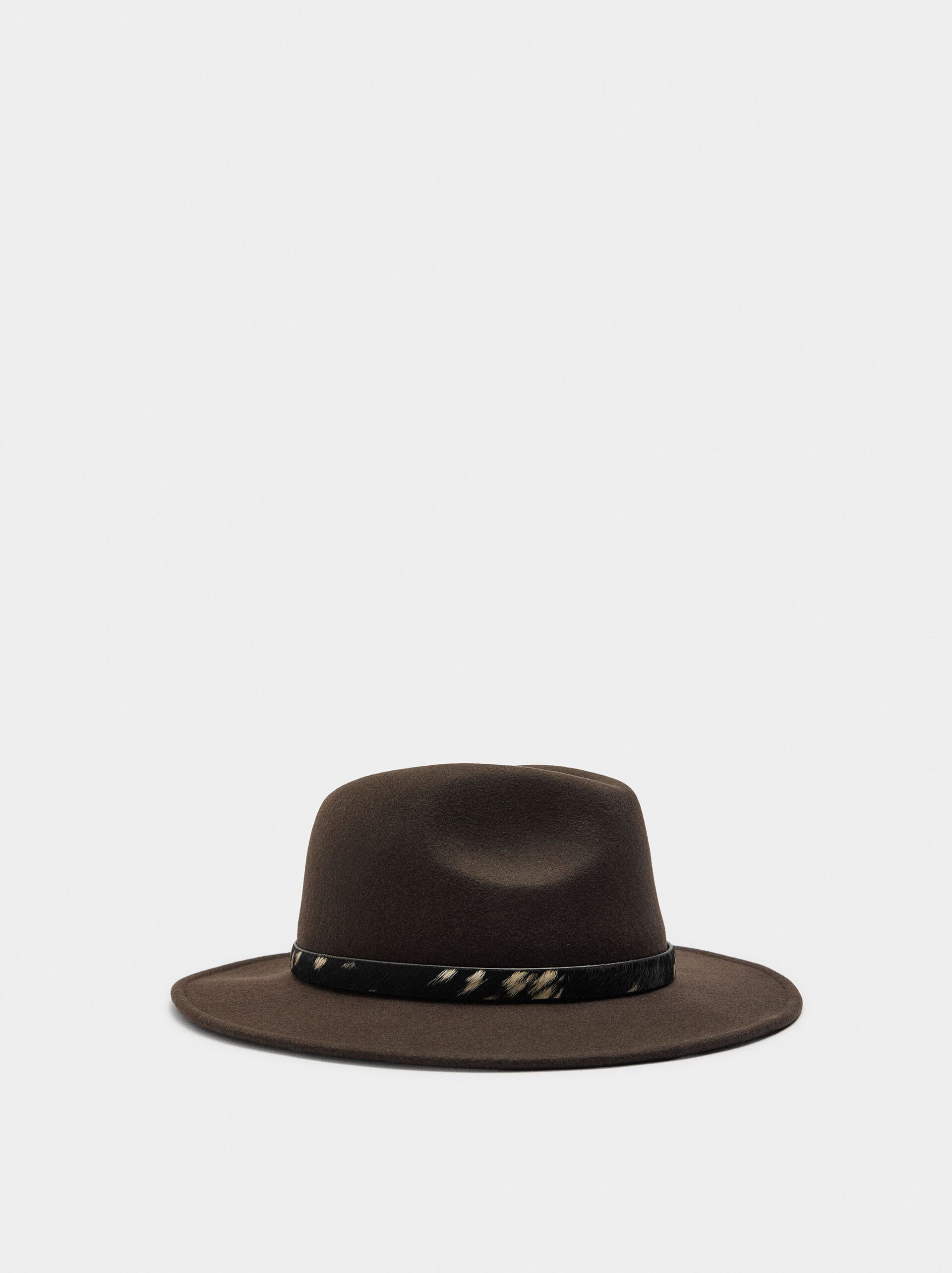 Hat with wool and leather belt image number 2.0
