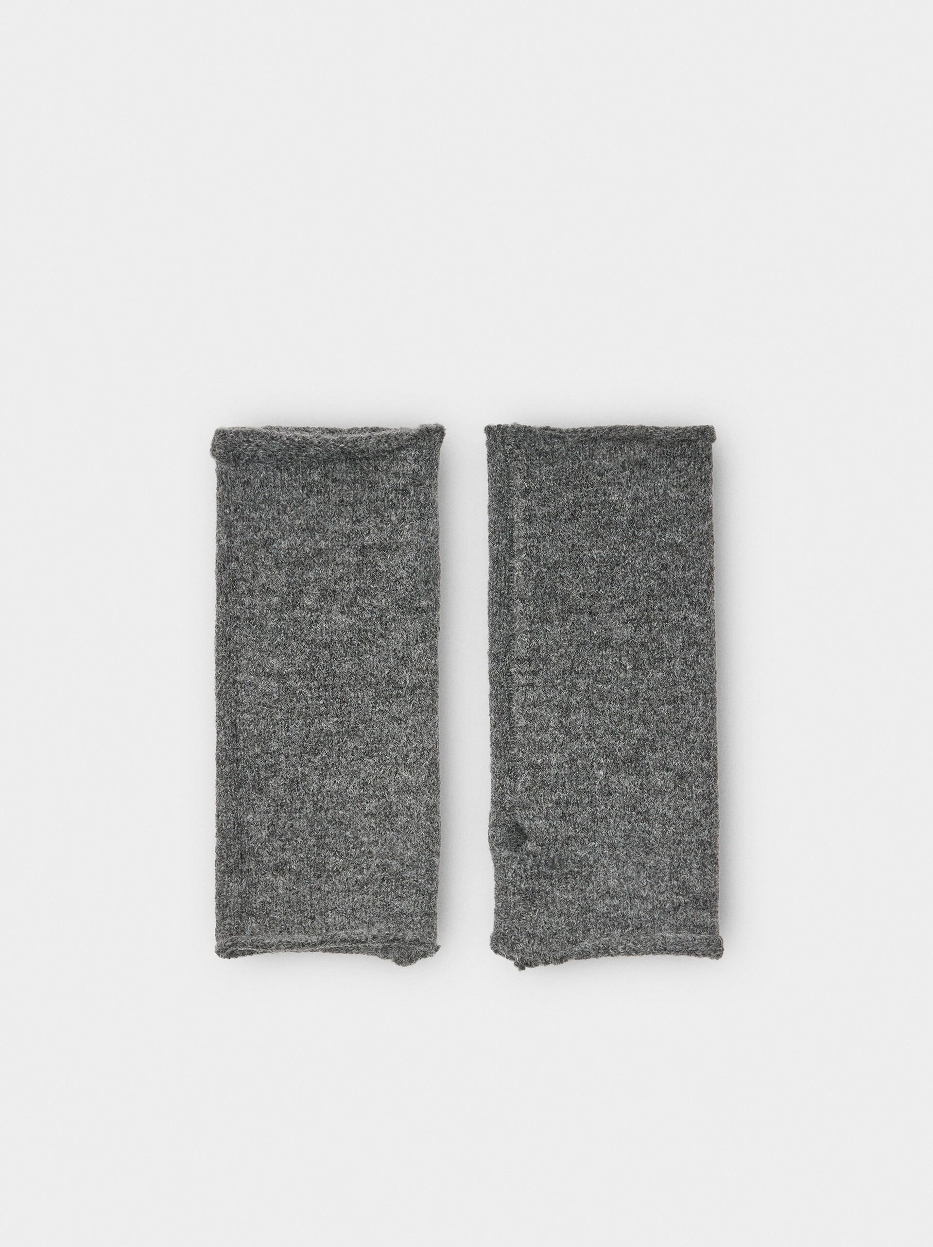 Knit mittens image number 0.0