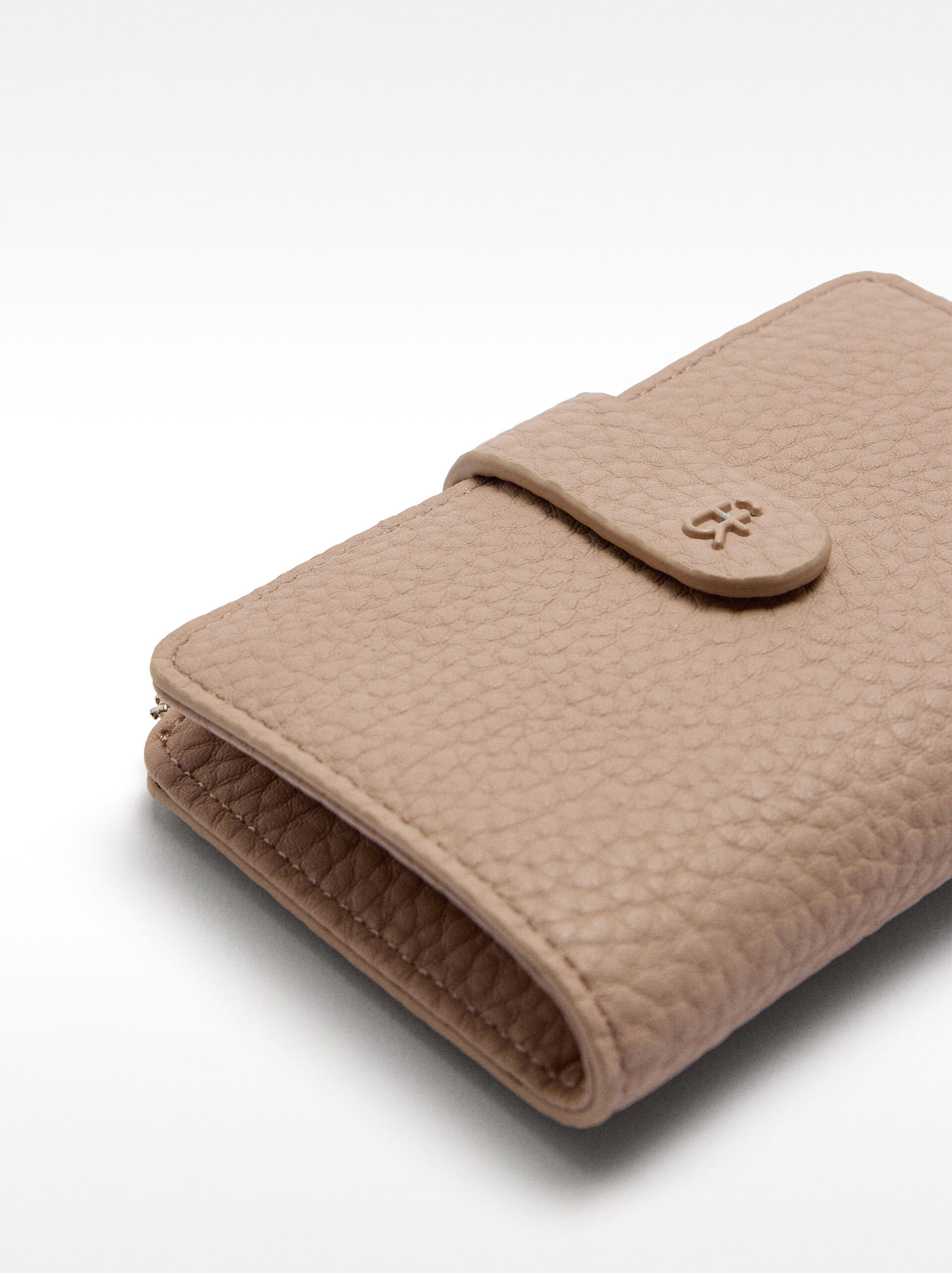 Wallet with texture M image number 1.0