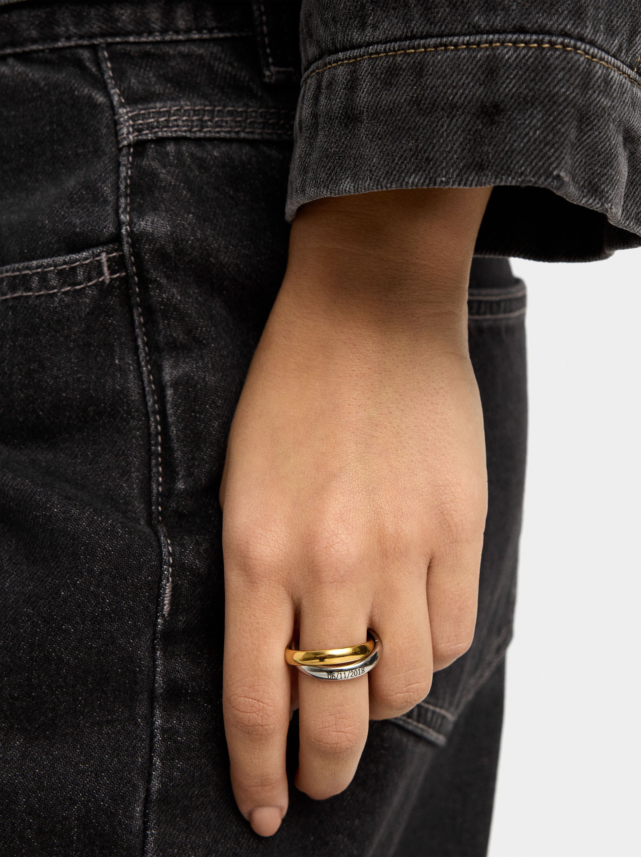 Anillo cruzado bicolor - acero inoxidable image number 1.0