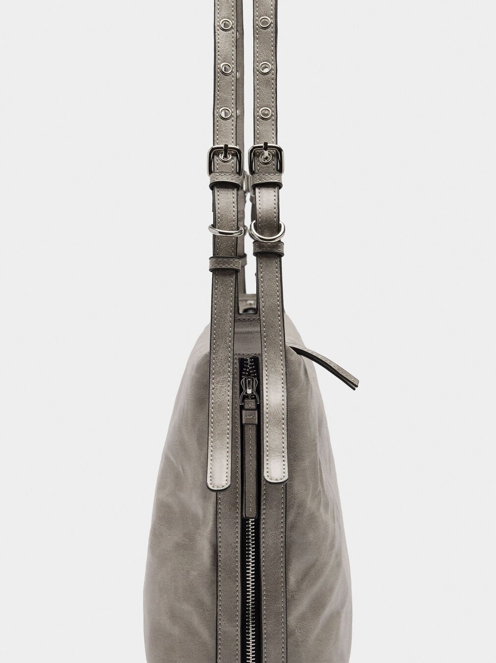 Shoulder bag with studs