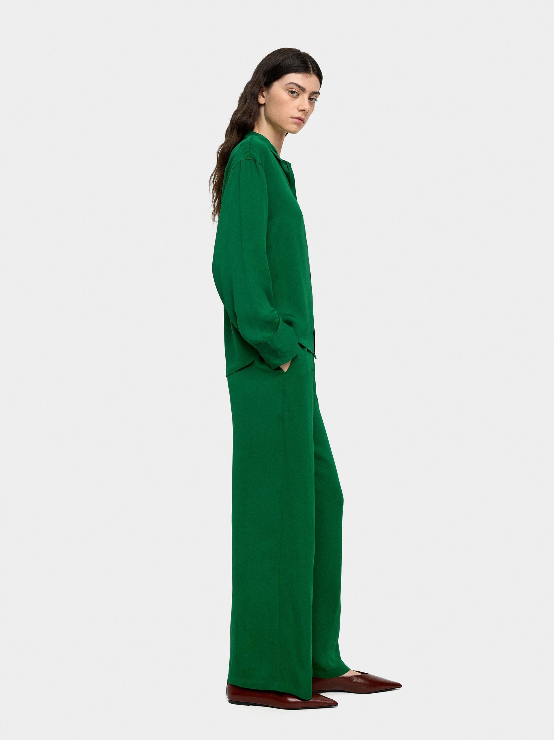 Loose-fitting trousers with elastic waistband image number 2.0