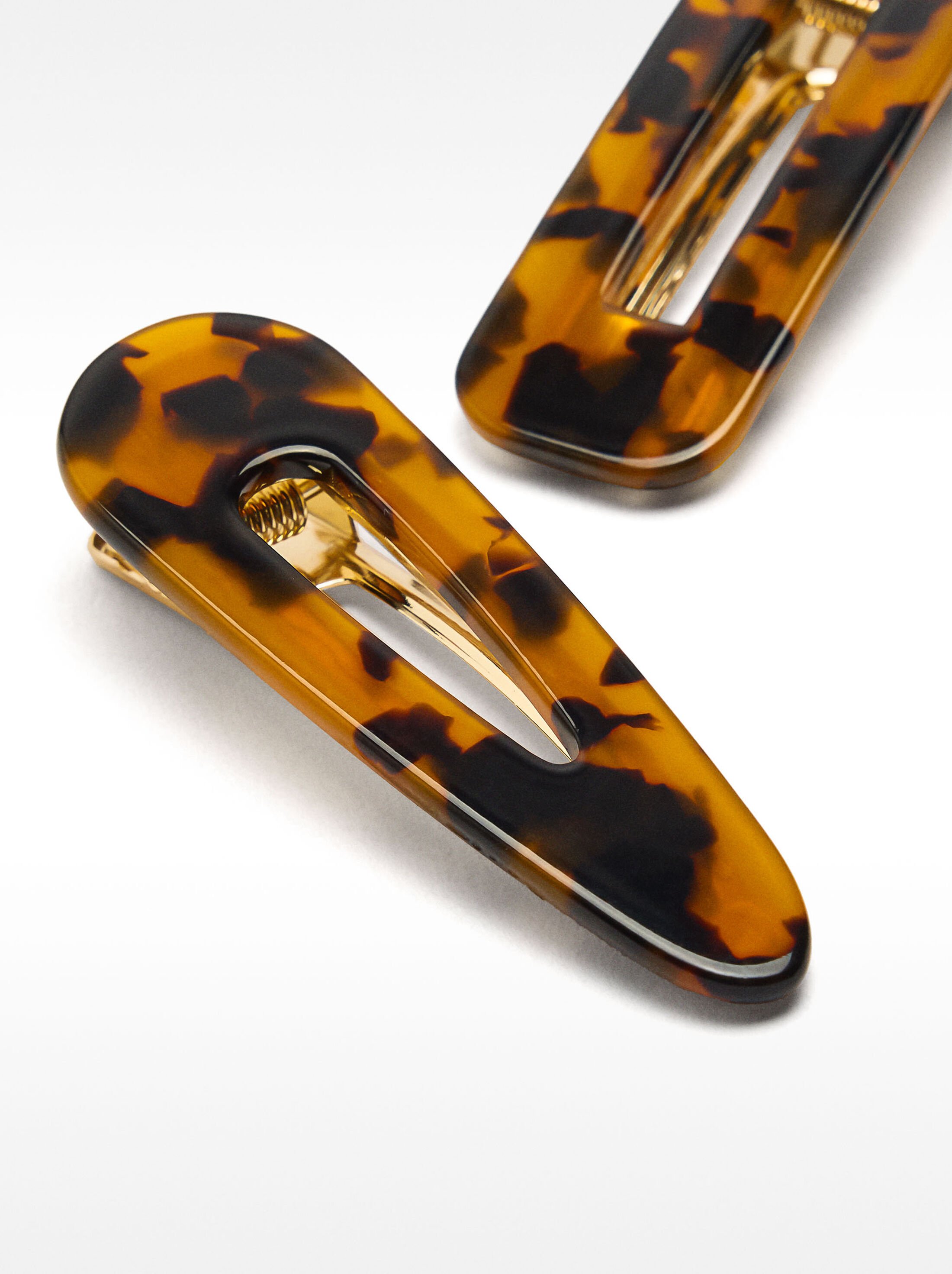 Set of hair clips with tortoise effect image number 1.0