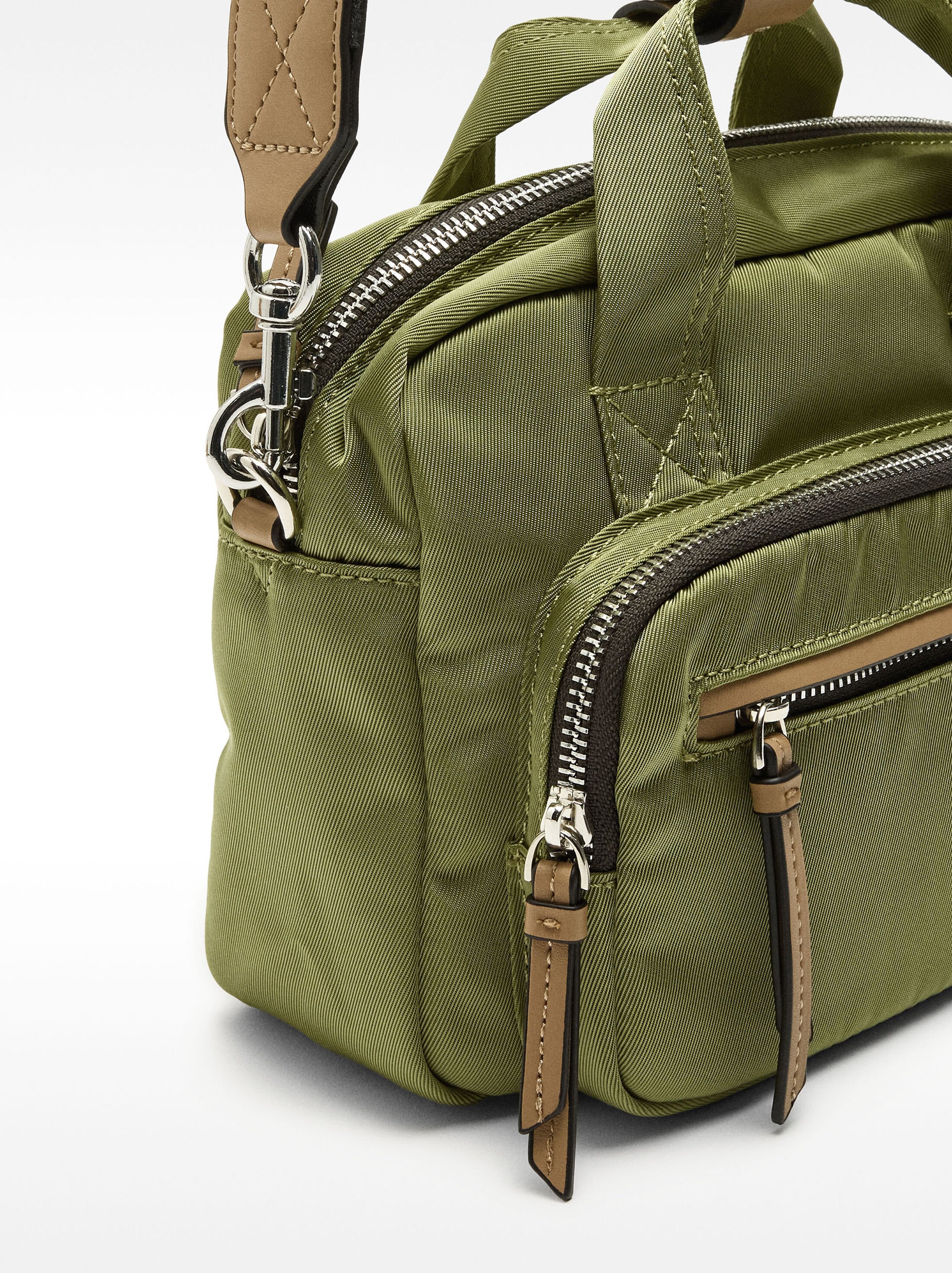 Bolso bandolera de nylon image number 1.0